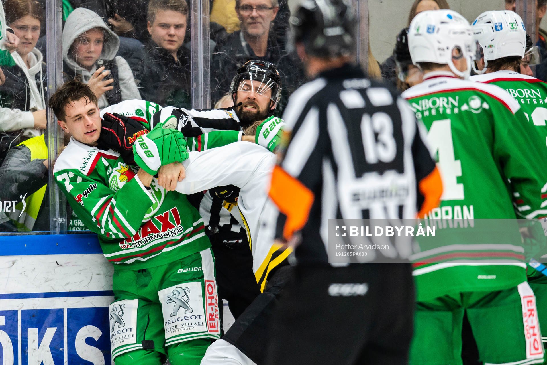 Rögles Daniel Zaar i bråk