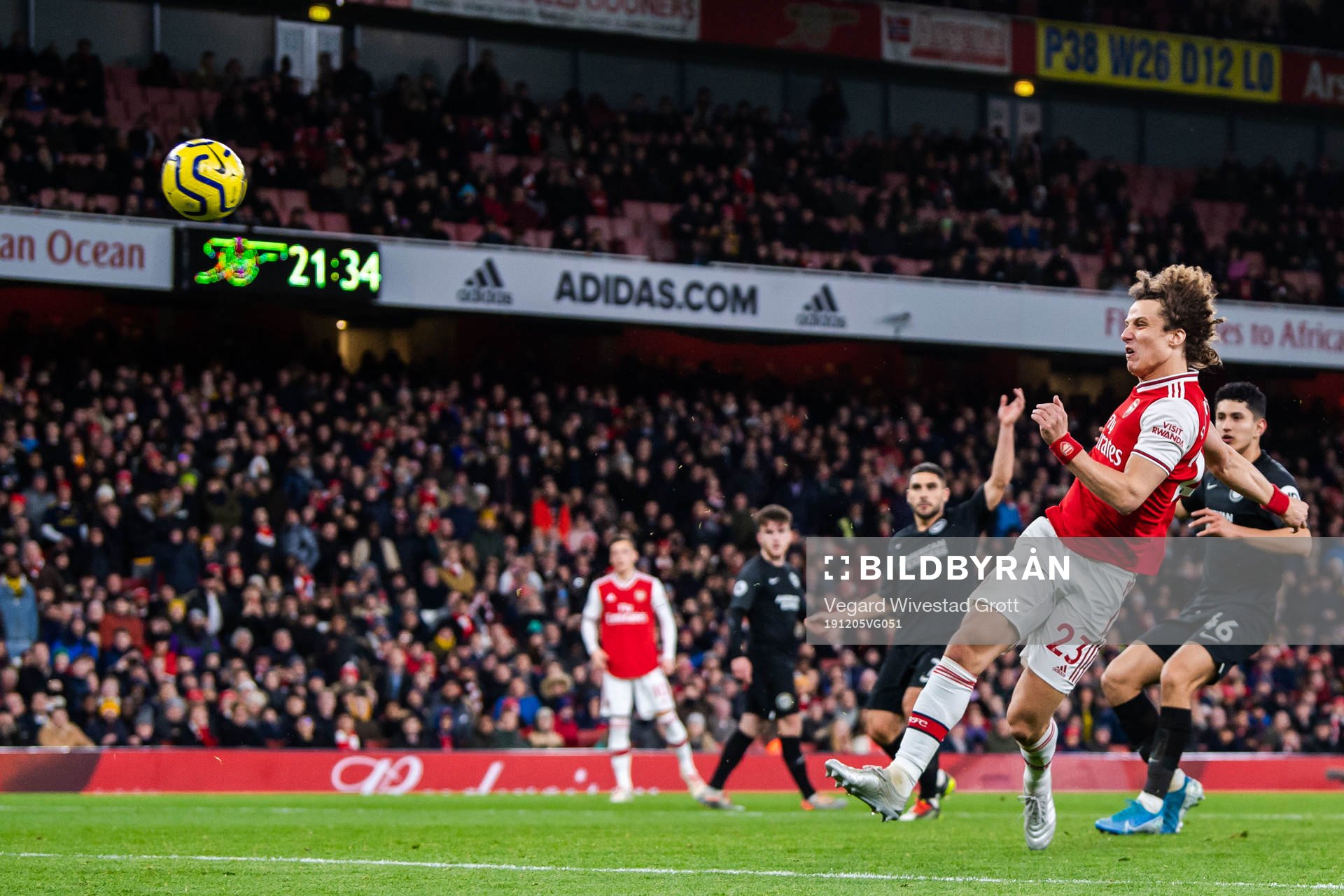 David Luiz of Arsenal scores 2-1 that was later disallowed