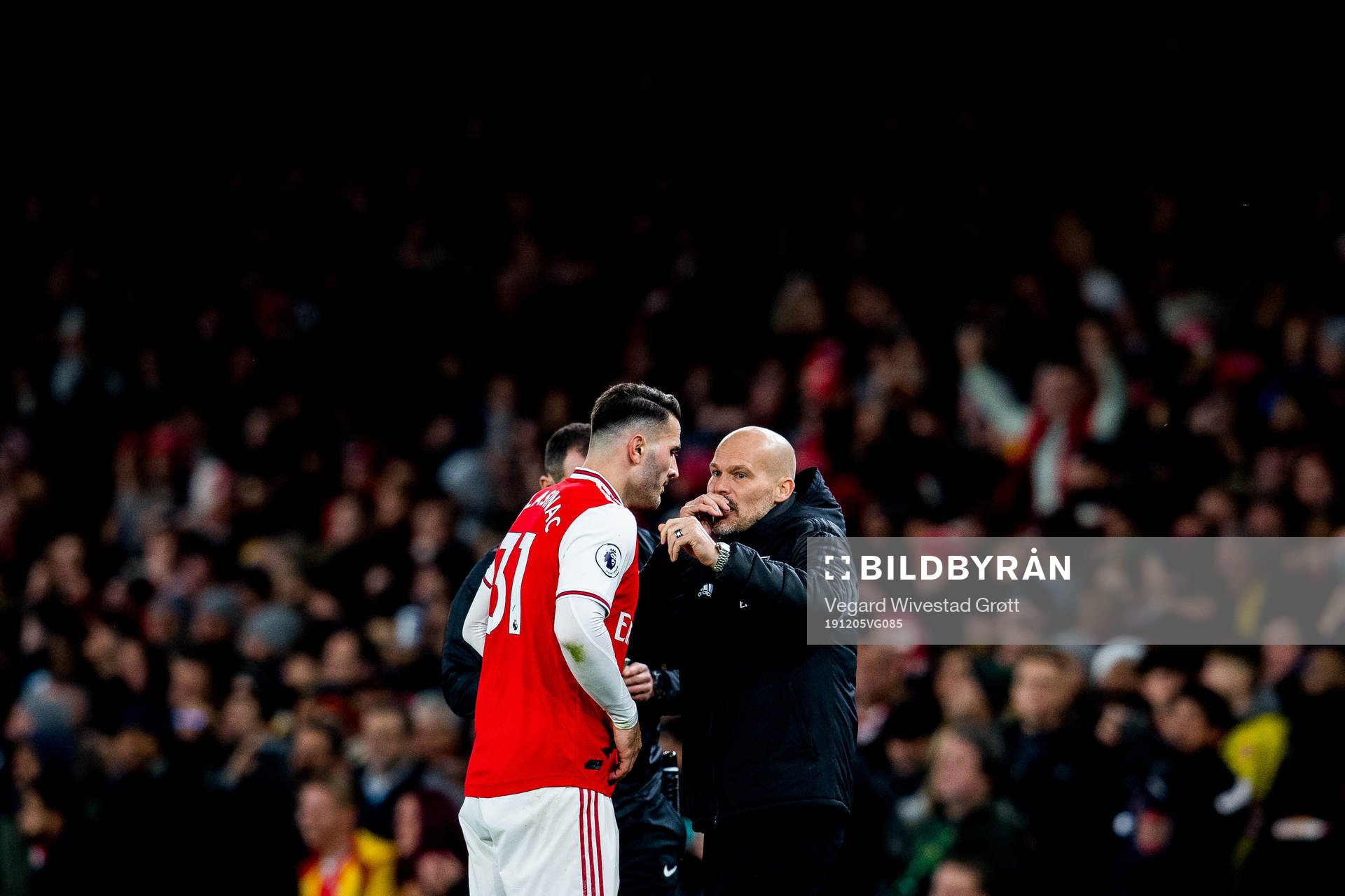 Fredrik Ljungberg, interim manager of Arsenal, talks to