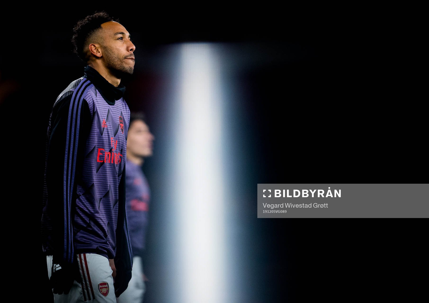 Pierre-Emerick Aubameyang of Arsenal warms up