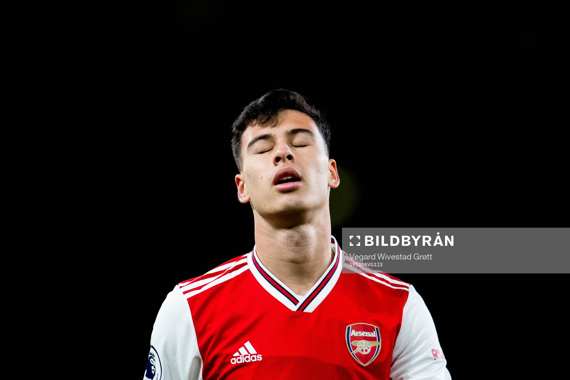 Gabriel Martinelli of Arsenal looks dejected
