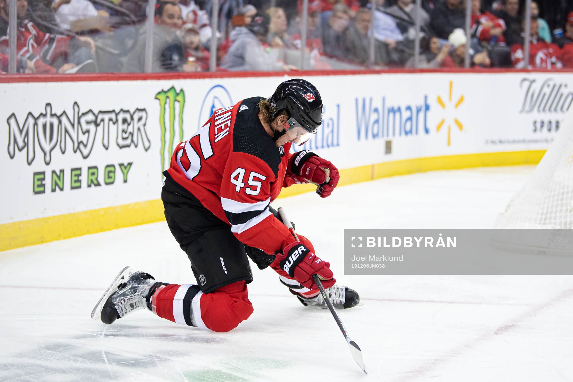 New Jersey Devils Sami Vatanen reacts