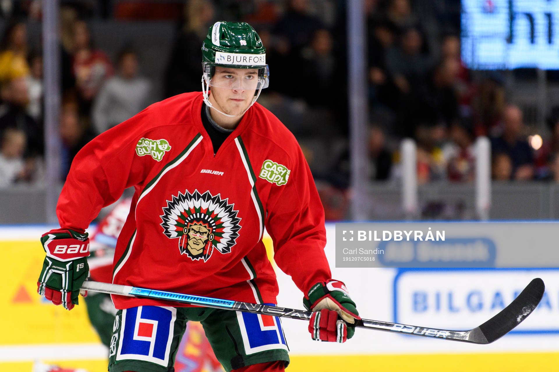 Frölundas Jonatan Lundin Andersson värmer upp innan