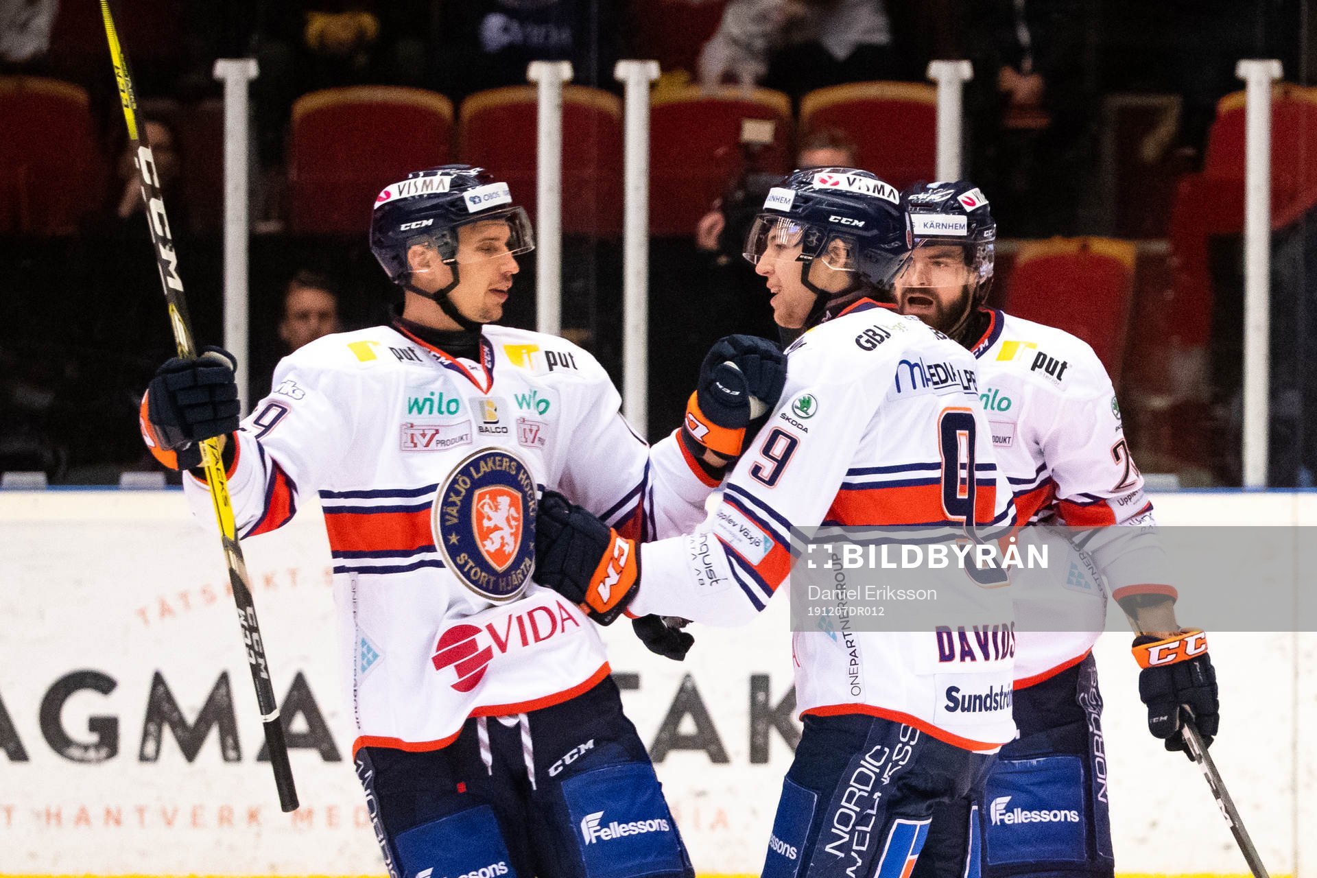 Växjös Marcus Davidsson jublar med Casey Bailey