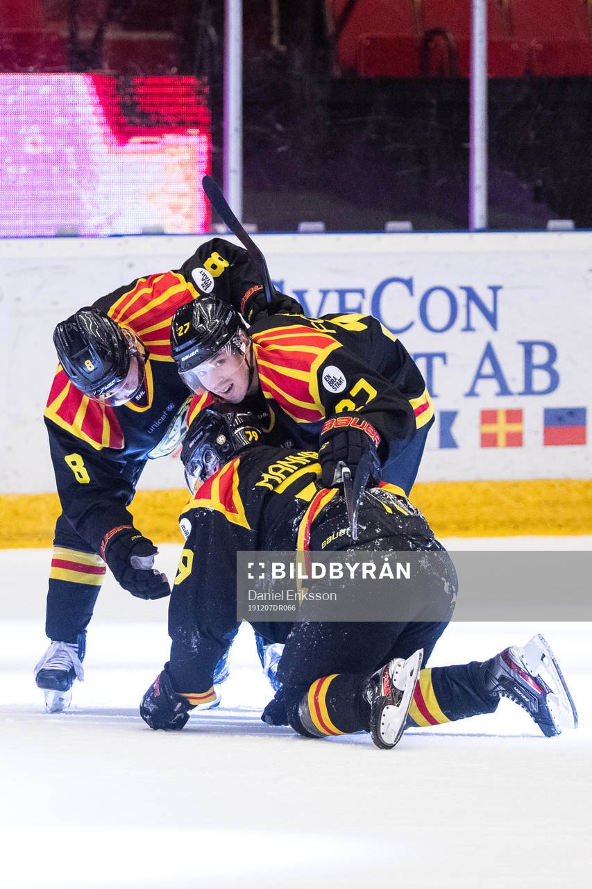 Brynäs Emil Forslund jublar