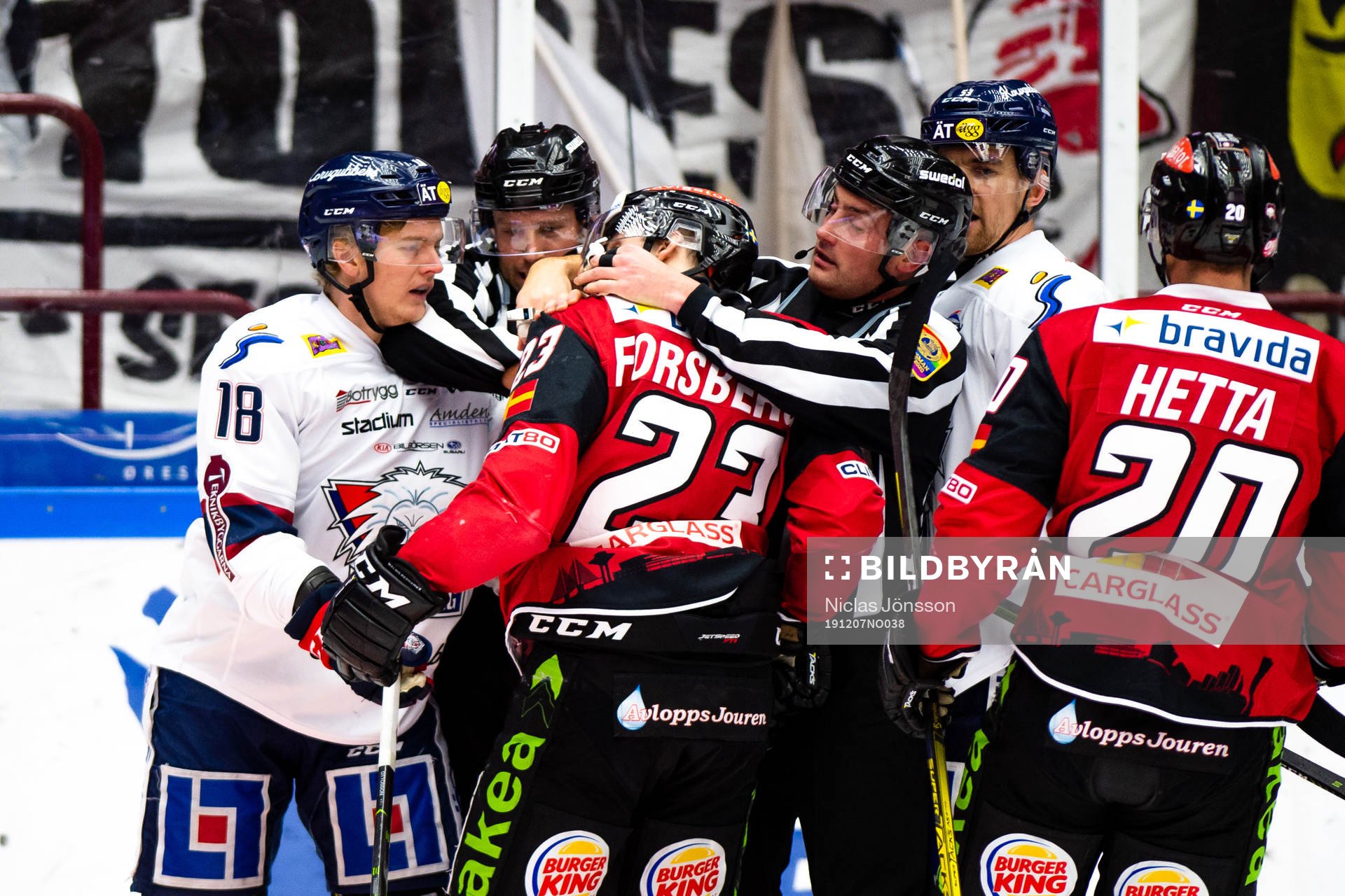 Linköpings Axel Ottosson och Malmö Redhawks Christoffer