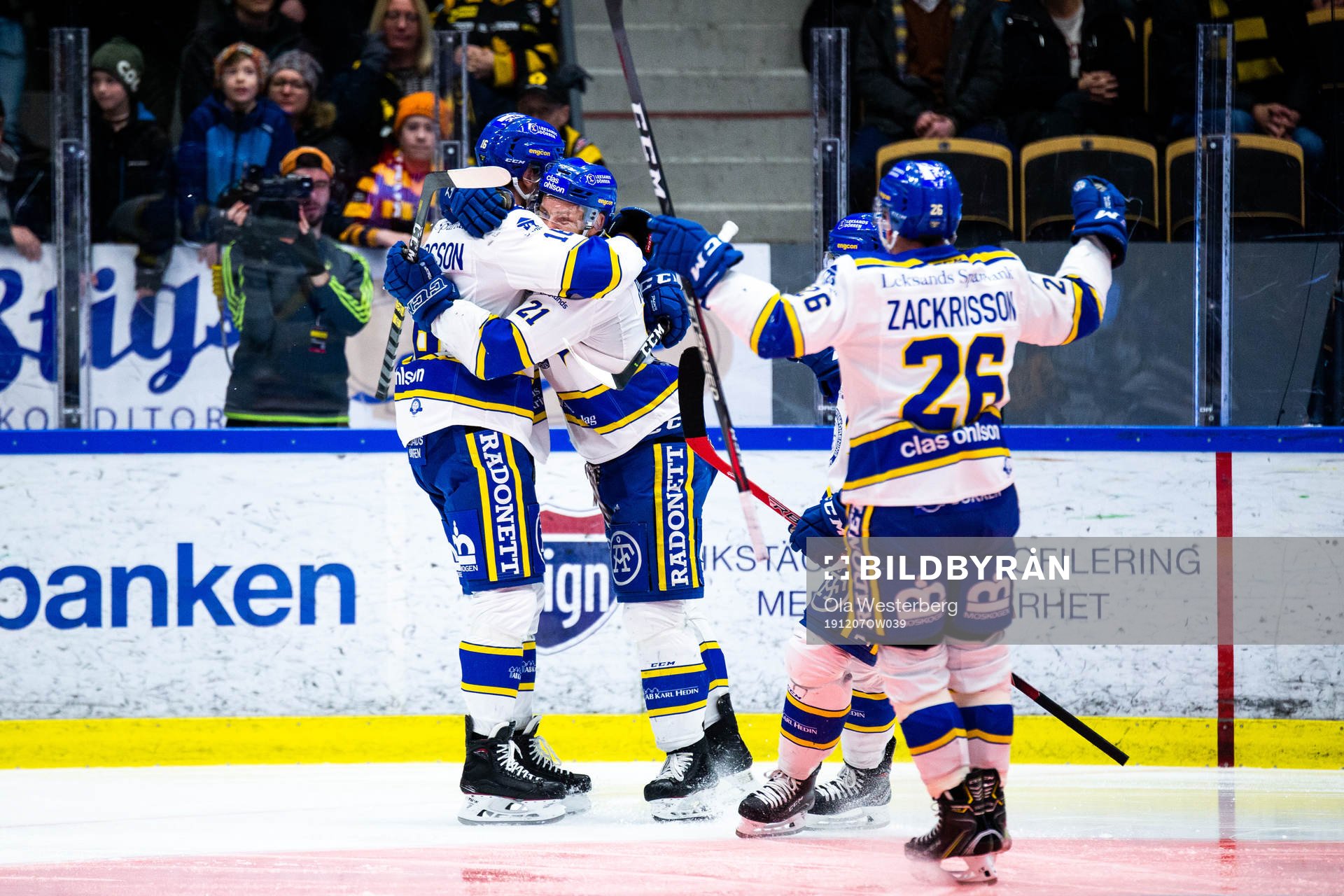 Leksands Daniel Gunnarsson och Mattias Ritola jublar