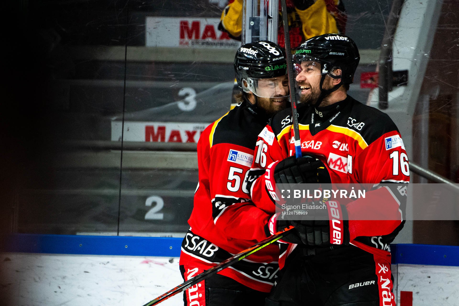 Luleås Daniel Sondell och Niklas Olausson jublar