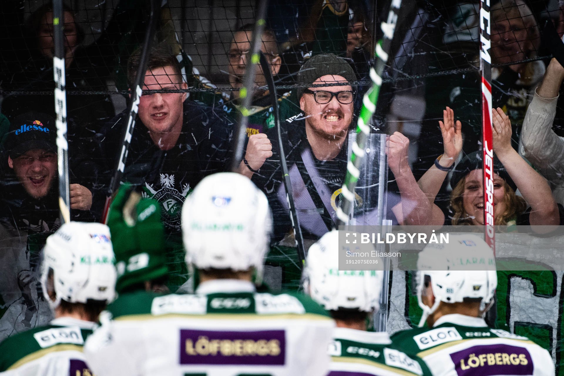 Färjestads supportrar jublar