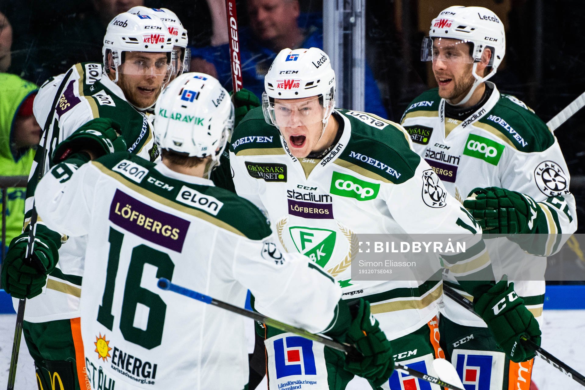 Färjestads Victor Ejdsell jublar