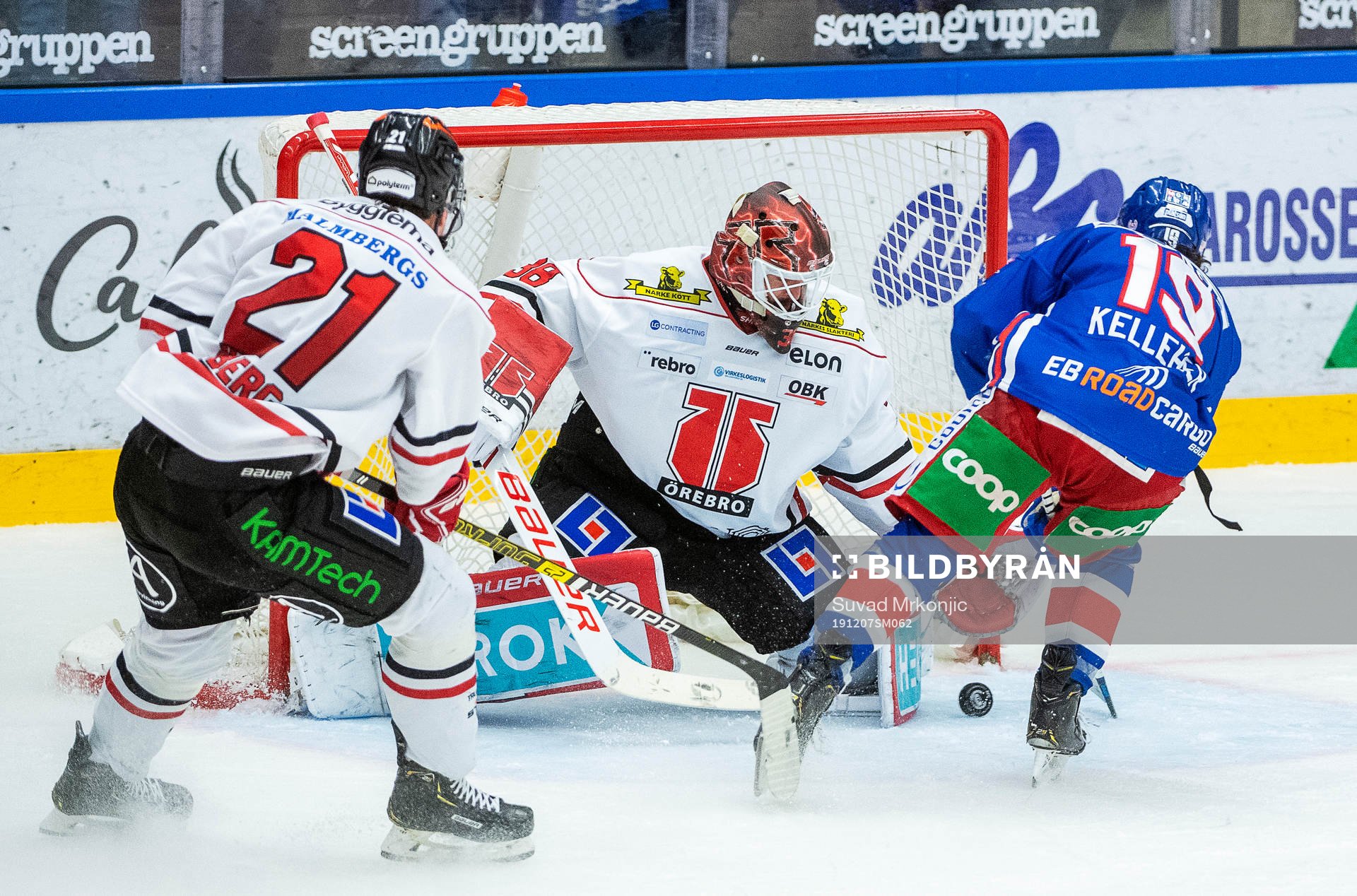 Oskarshamns Tyler Kelleher och Örebros målvakt Dominik