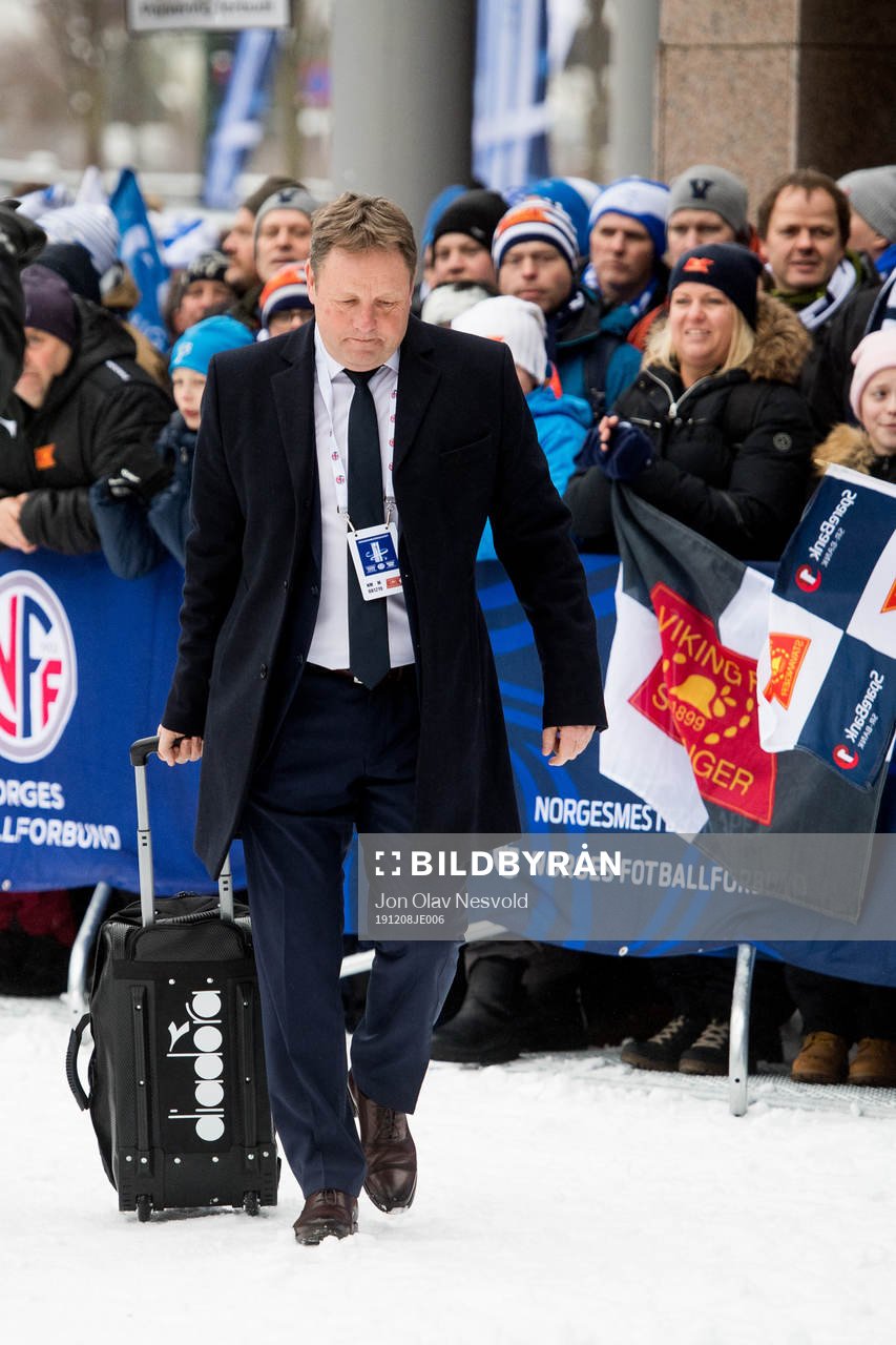 Bjarne Berntsen, head coach of Viking, arrives