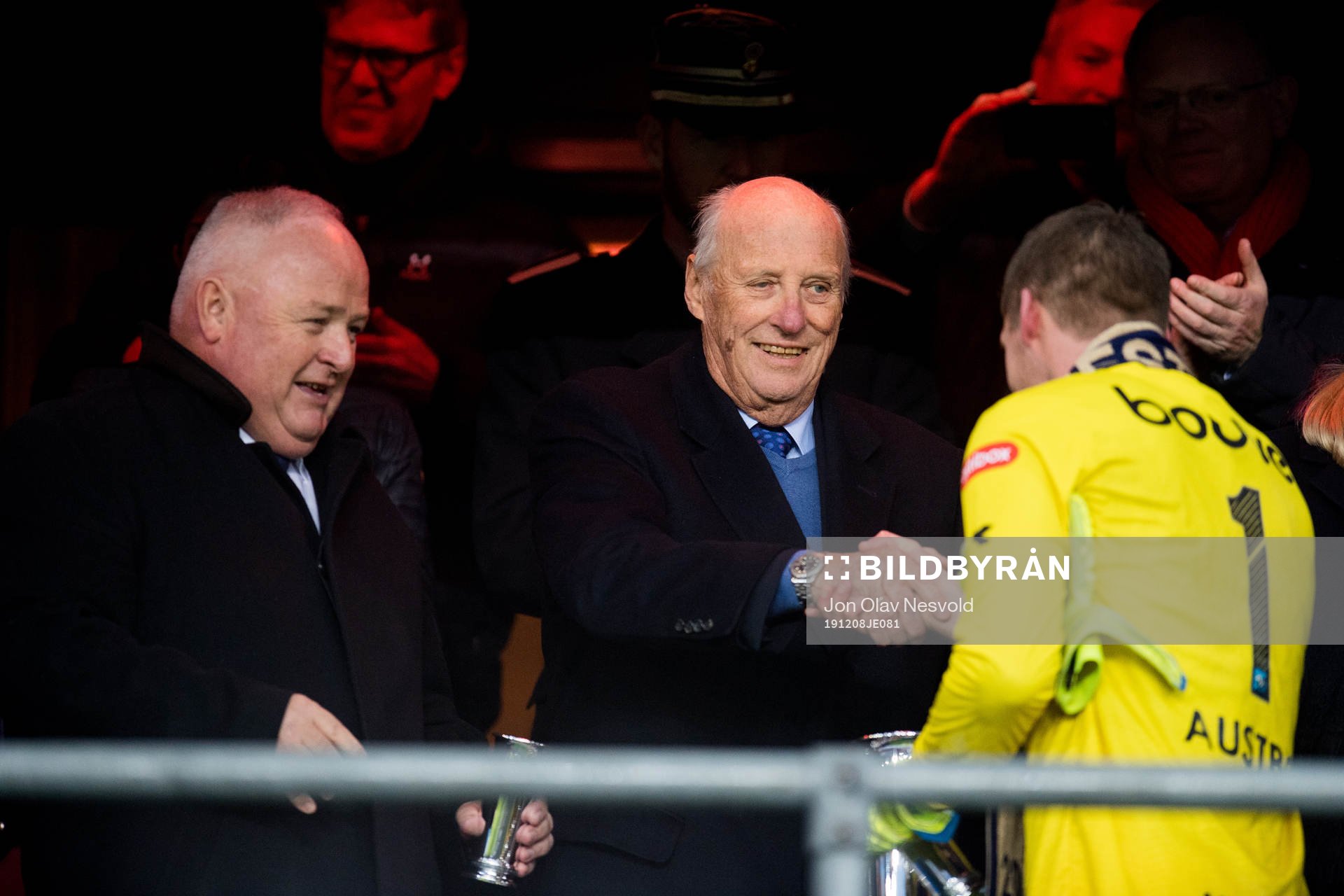H.M. King Harald V of Norway gives the trophy to goalkeeper