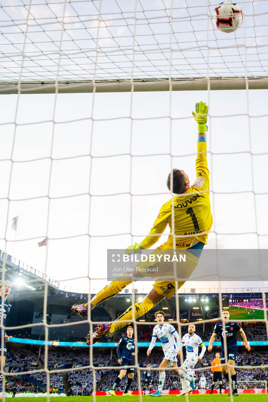 Goalkeeper Iven Austbø of Viking with a save