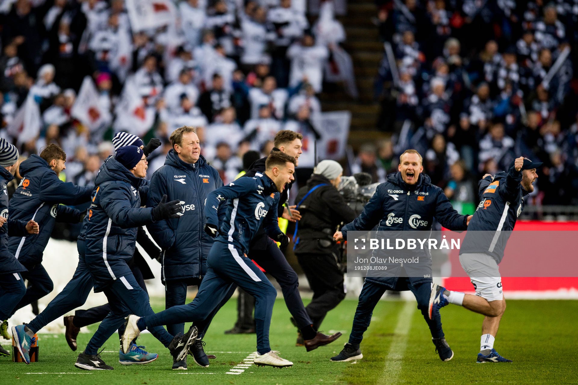 Bjarne Berntsen, head coach of Viking, and the team of