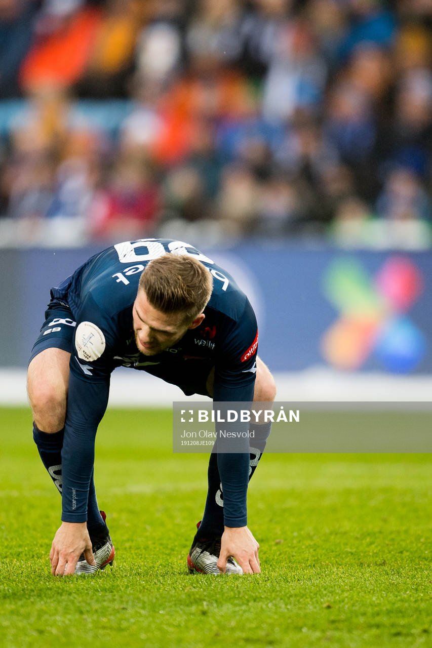 Benjamin Källman of Viking looks dejected