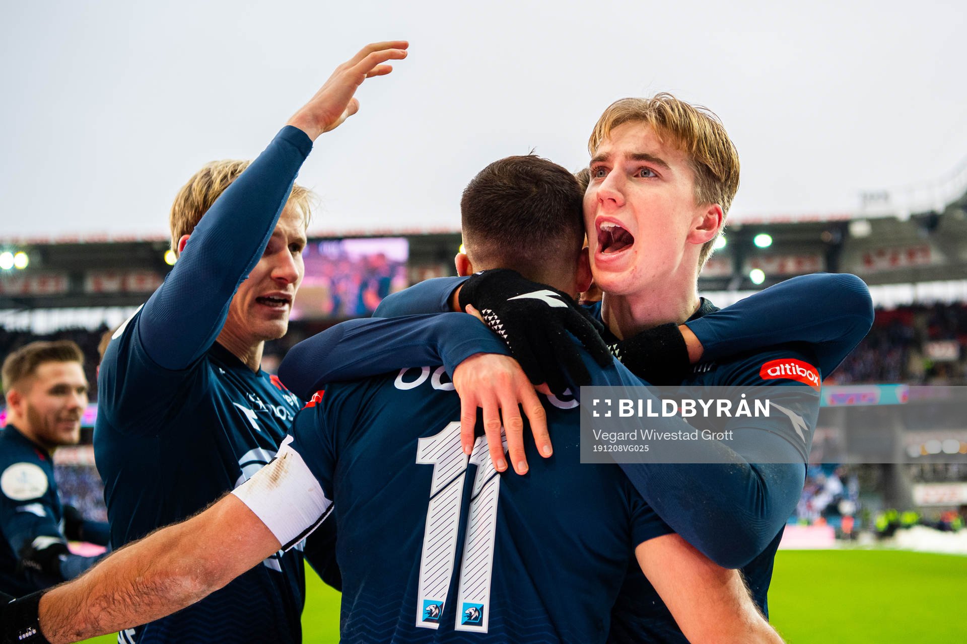 Zlatko Tripic and Kristian Thorstvedt of Viking celebrate