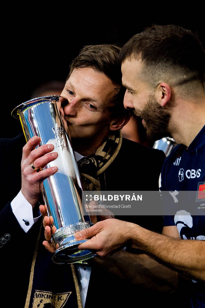 André Danielsen and Zlatko Tripic of Viking celebrate with