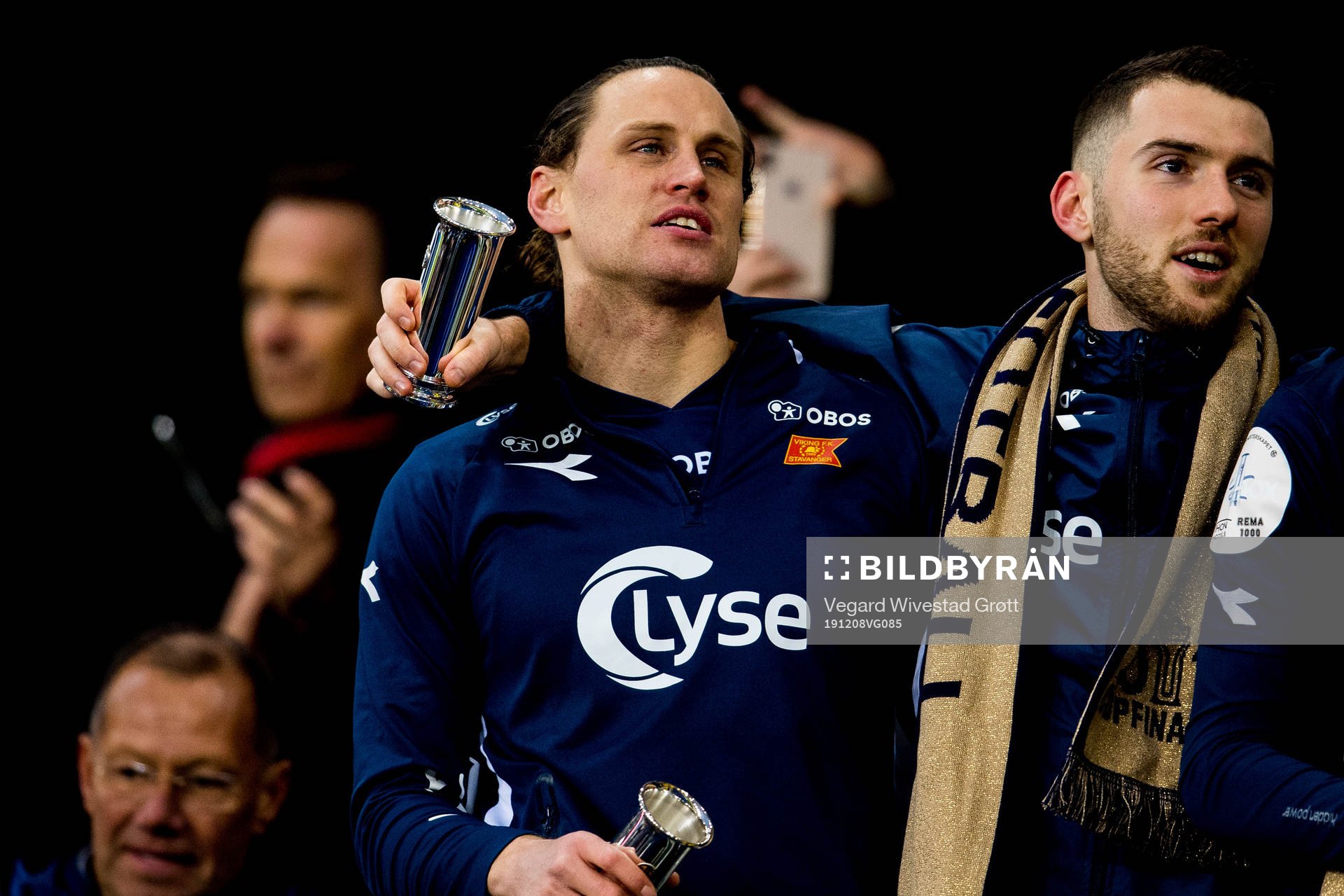Tommy Høiland and Zymer Bytyqi of Viking celebrate