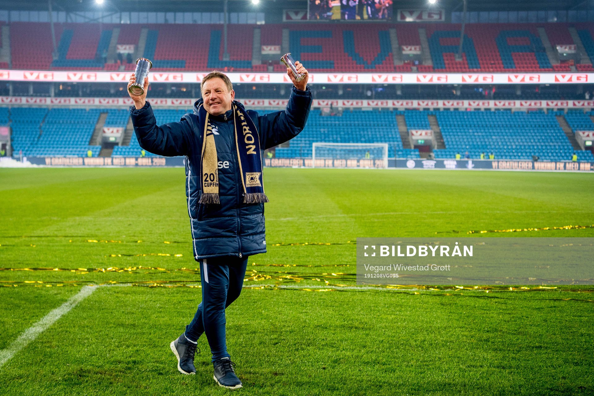 Bjarne Berntsen, head coach of Viking, celebrates