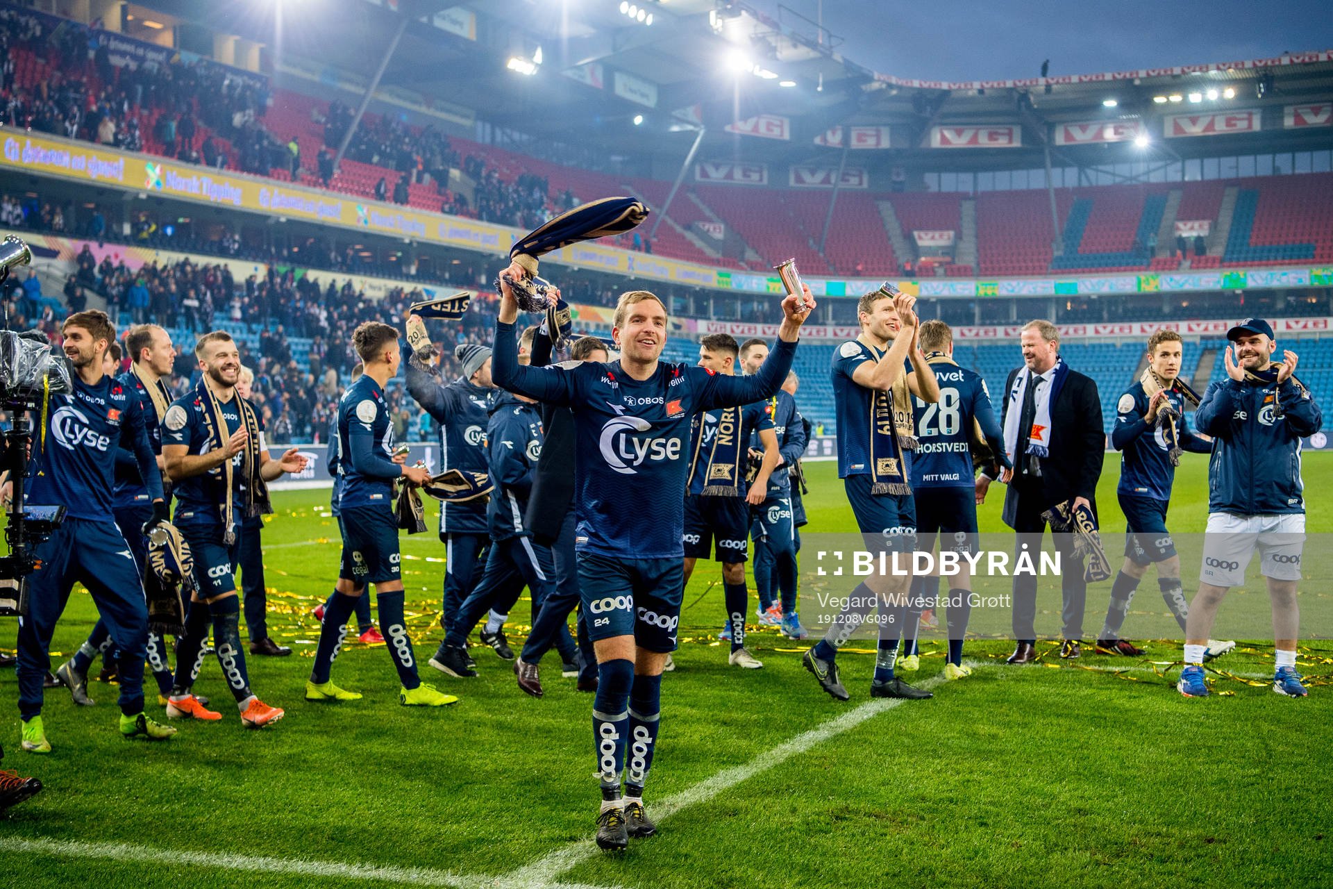 Kristoffer Løkberg and the players of Viking celebrate after winning the cup final between Haugesund and Viking on December 8, 2019 in Oslo.