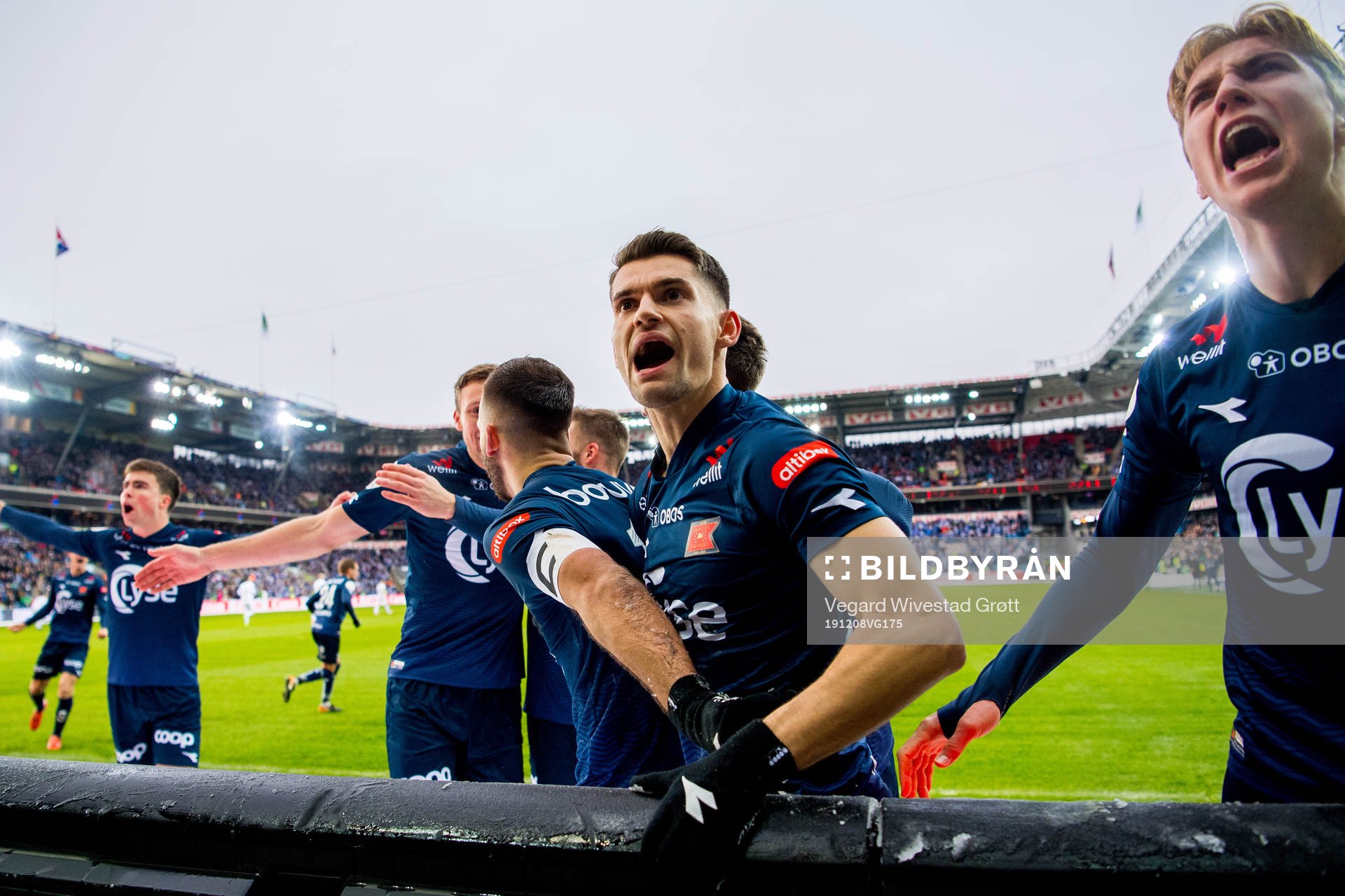 Ylldren Ibrahimaj of Viking celebrates