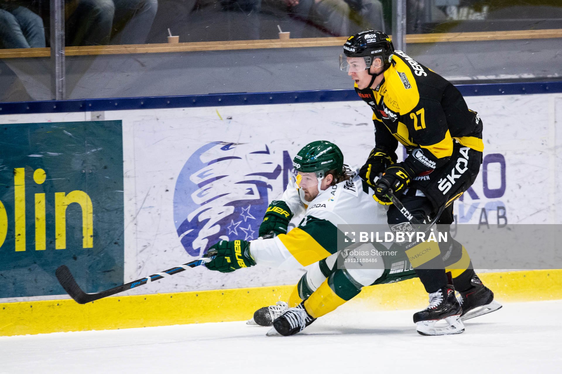 Västerås Sebastian Benker och Björklövens Zach Palmquist