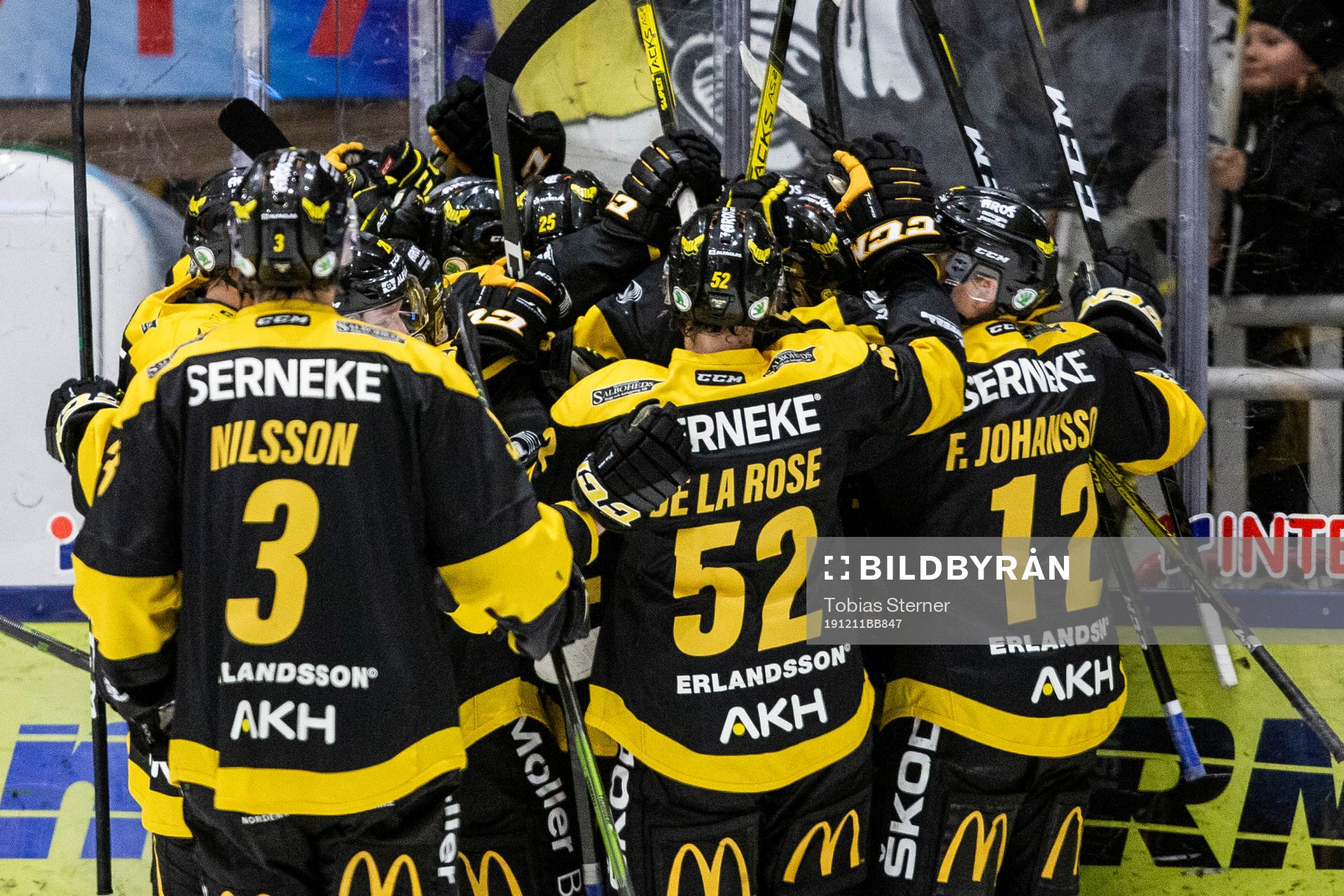 Västerås spelare jublar