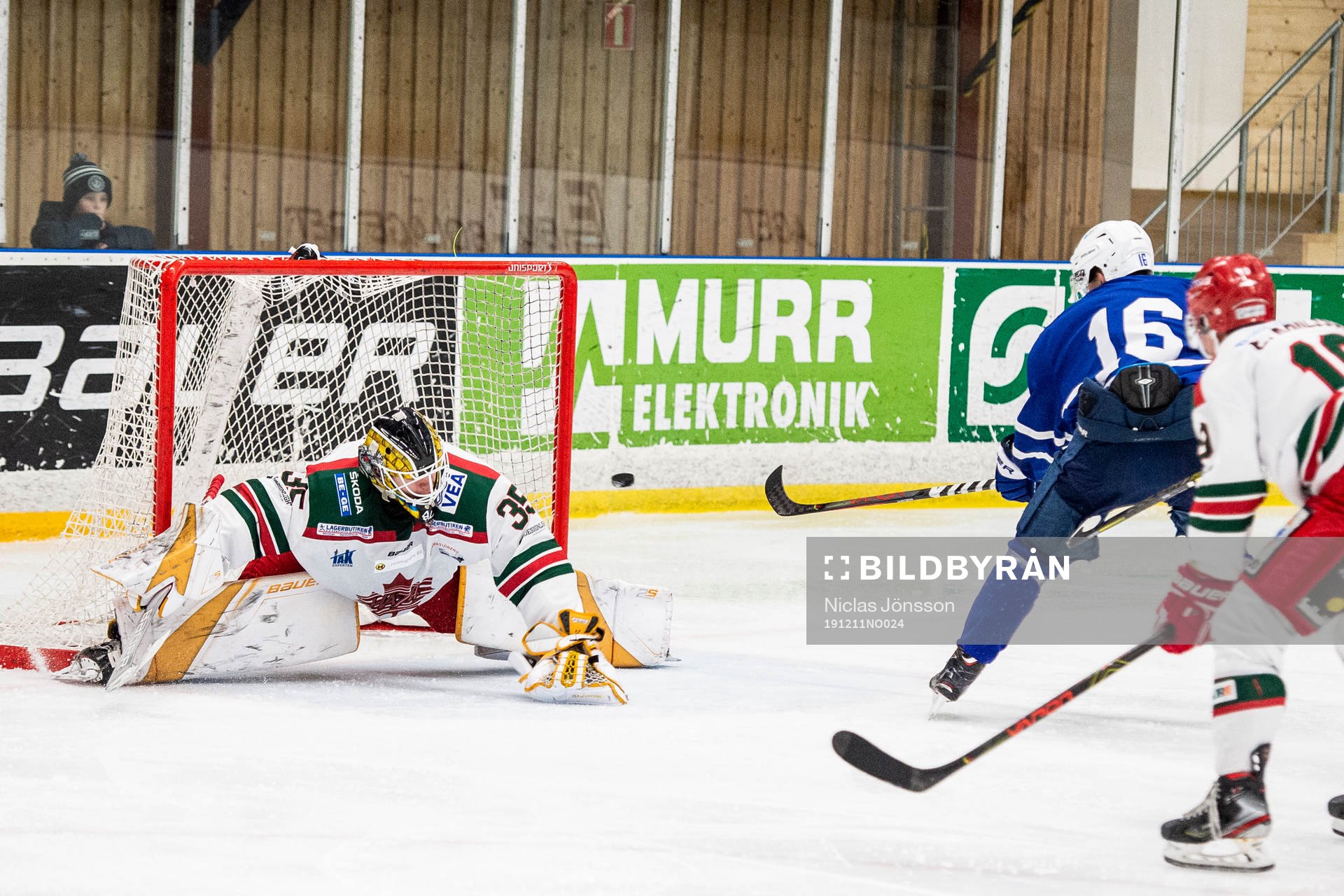 Jonstorps Simon Rosengren gör 2-1 bakom Sävsjös Sergey