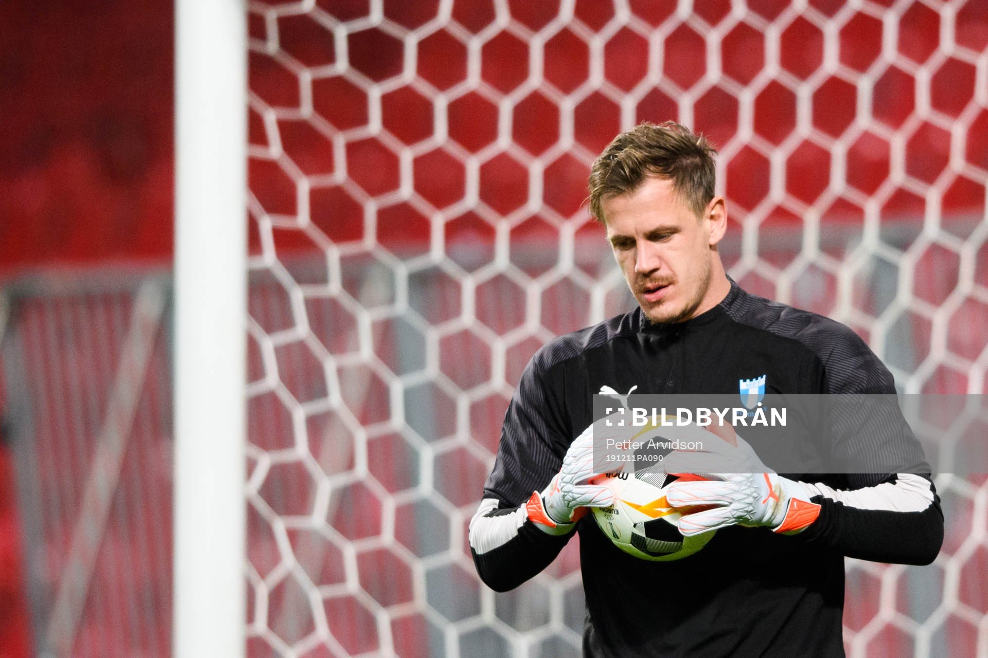 Goalkeeper Johan Dahlin of Malmö FF