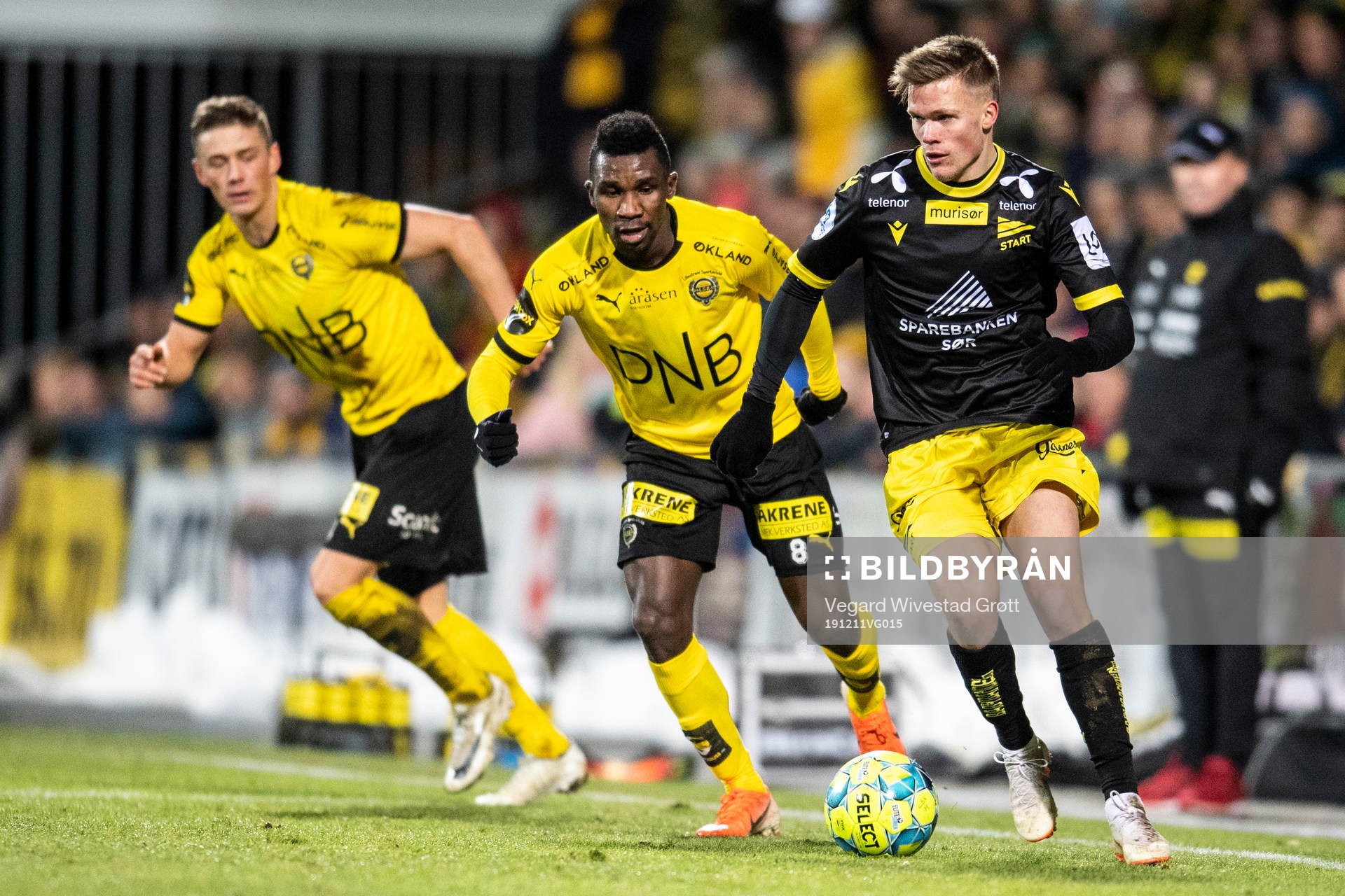 Ifeanyi Mathew of Lillestrøm and Eirik Wichne of Start