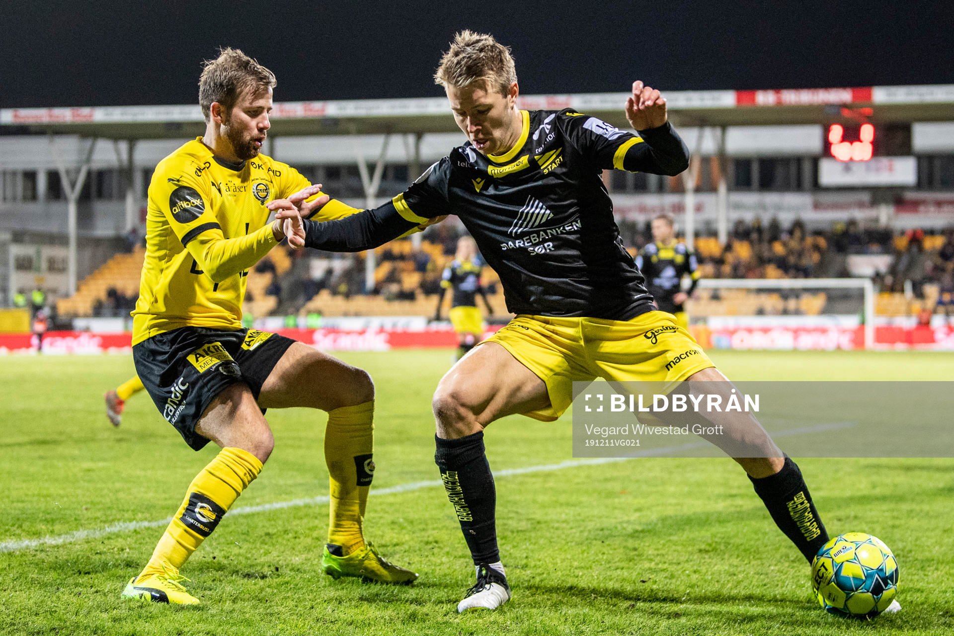Simen Rafn of Lillestrøm and Henrik Robstad of Start