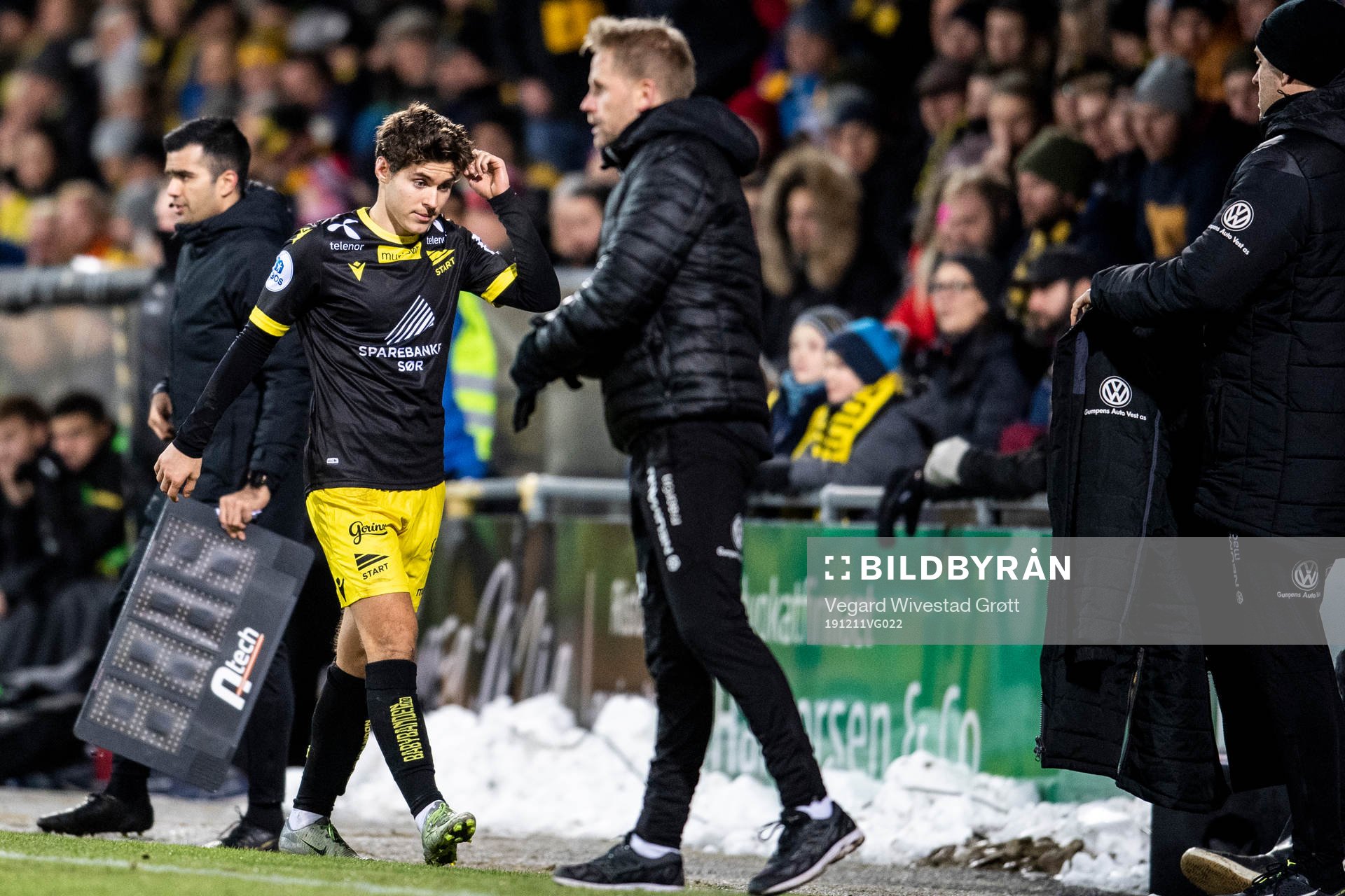 Eman Markovic of Start is being substituted