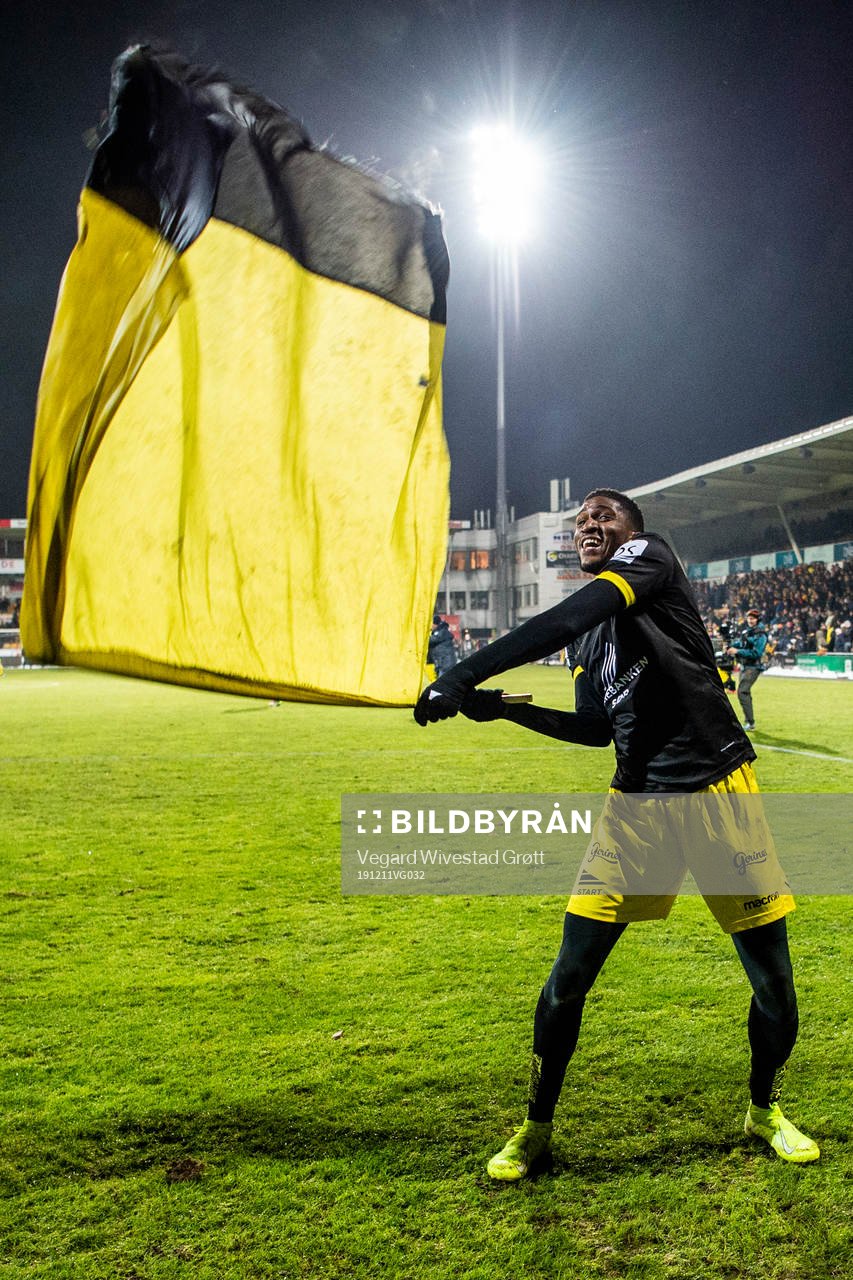 Damion Lowe of Start celebrates