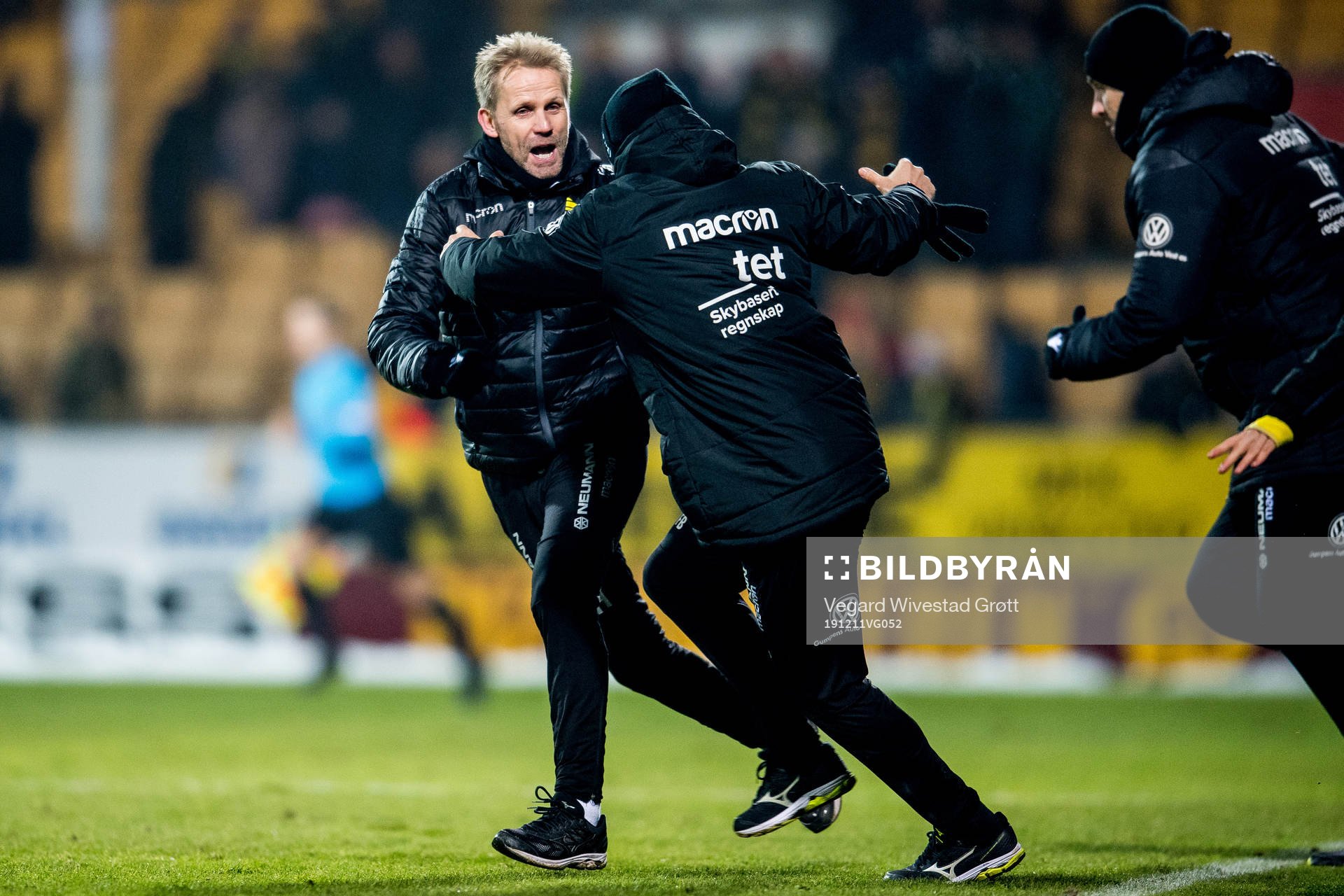 Joey Hardarson, head coach of Start, celebrates at the