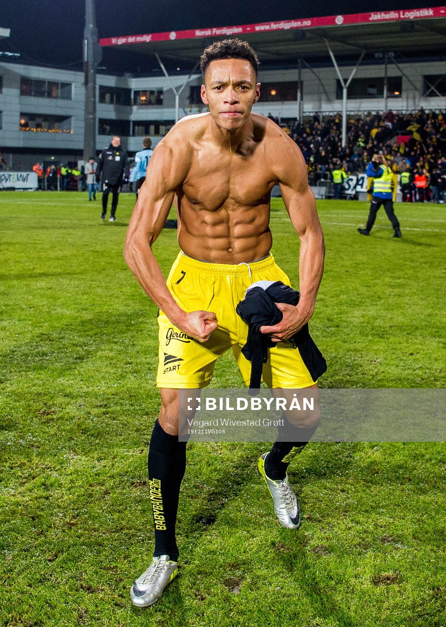 Kevin Kabran of Start celebrates
