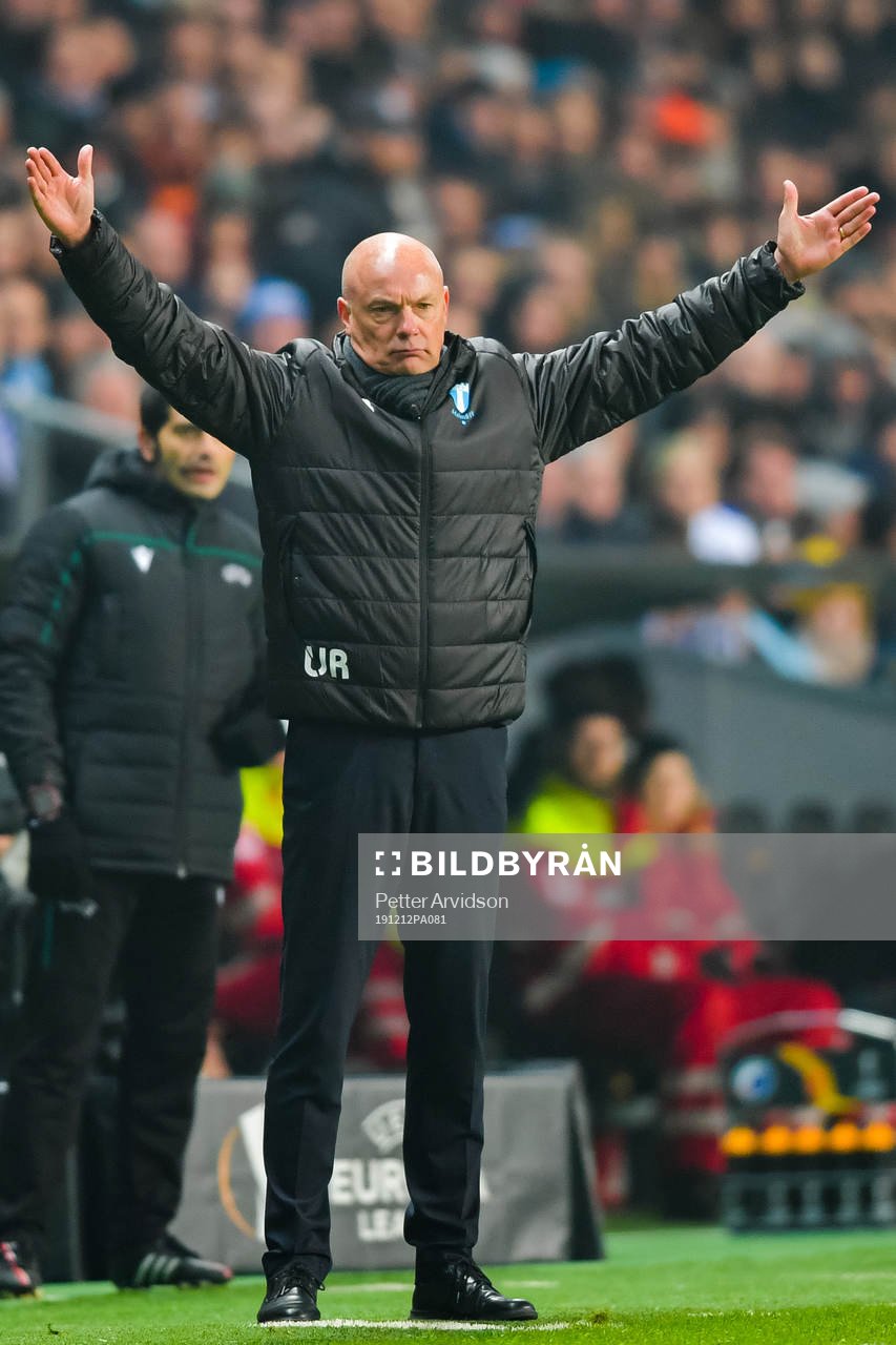 Uwe Rösler, head coach of Malmö FF reacts