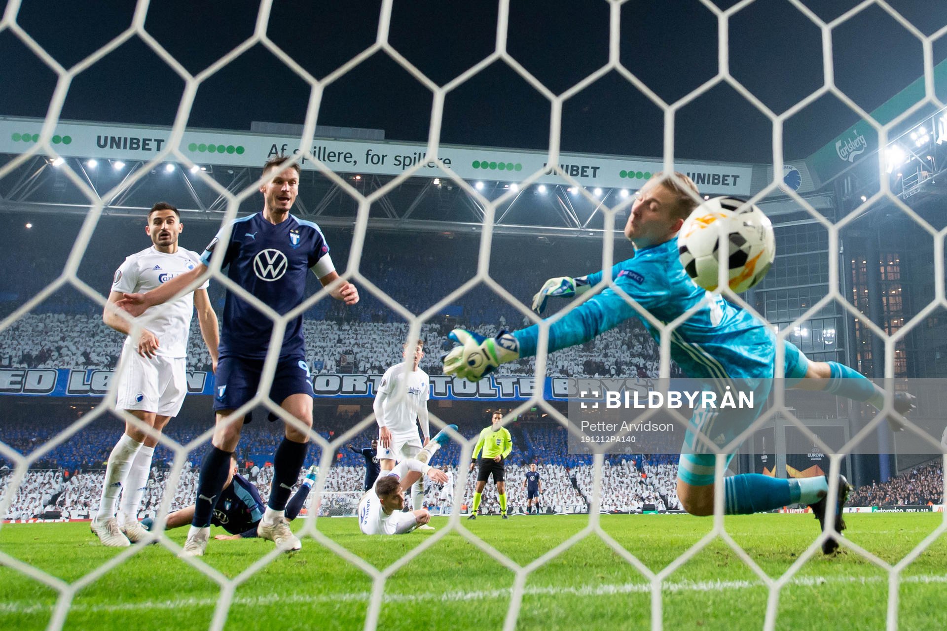 Markus Rosenberg of Malmö FF look at the ball shot by