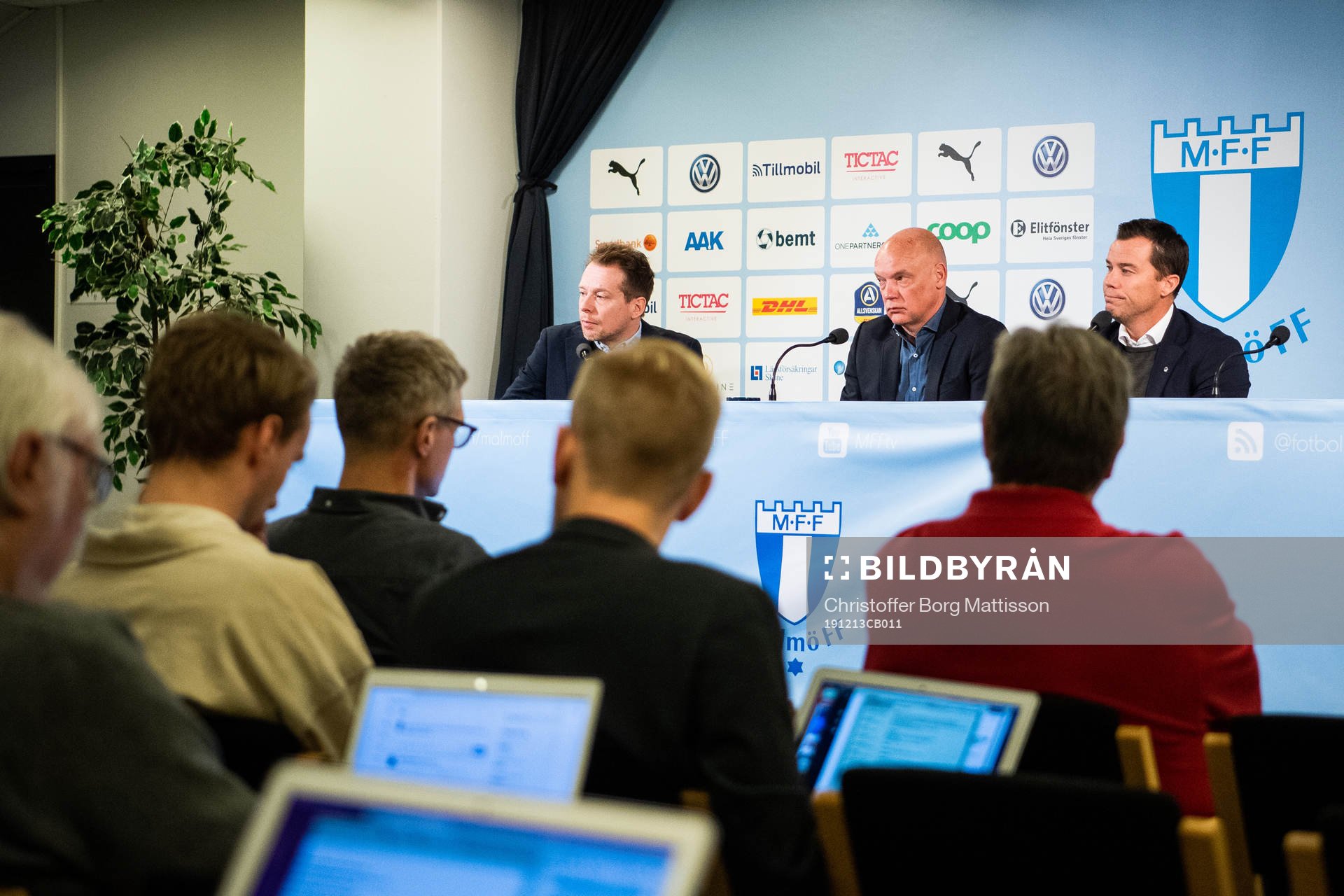 Presschef Peter Åhlander, avgående tränare Uwe Rösler