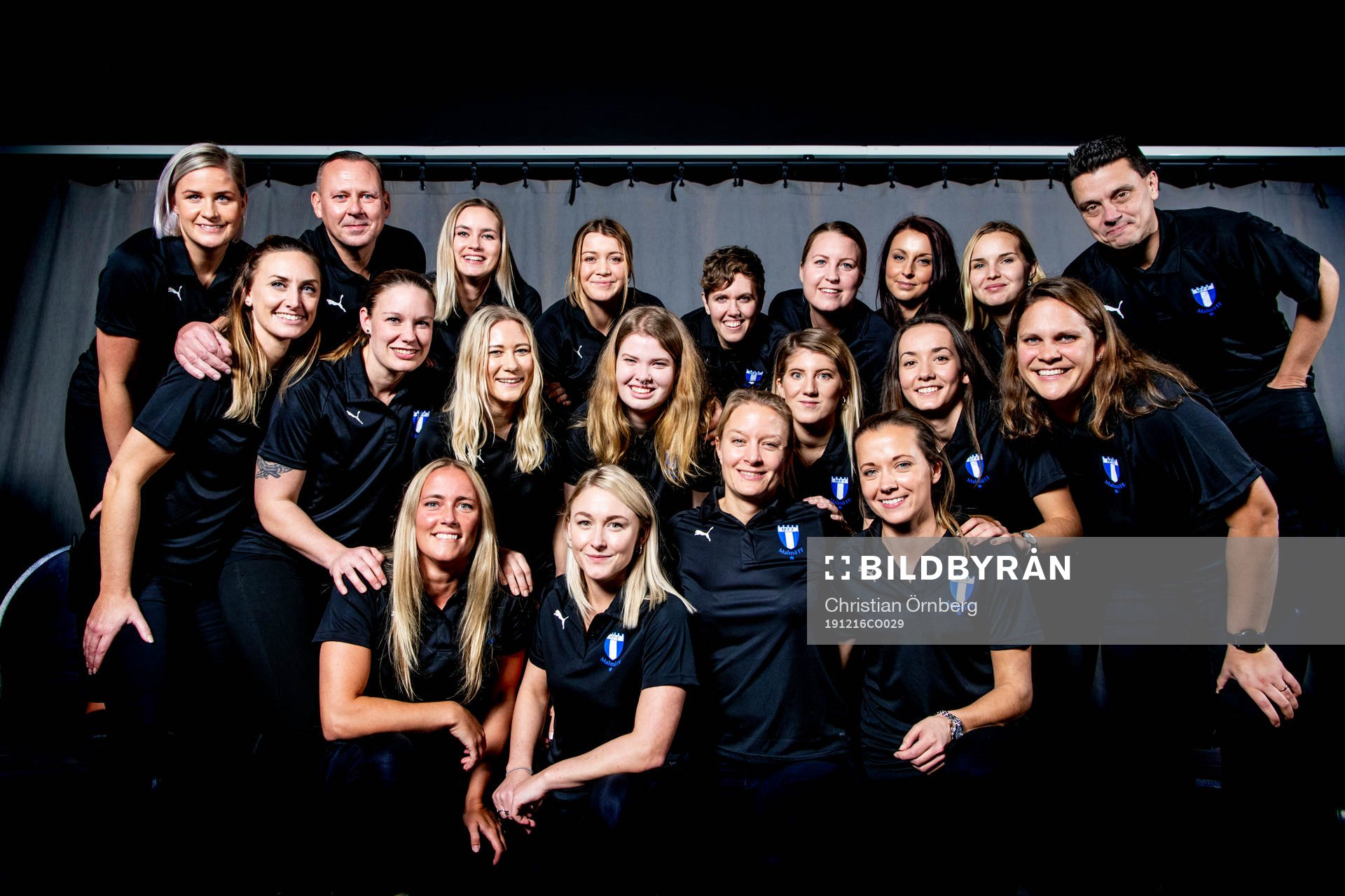 Malmö FFs damlag poserar för ett lagfoto. Överst från vänster, Emelie Erlandsson, Anders Nillson, assisterande tränare, Ida Hansson, Elvira Ramel, Anna Hellsten, Caroline Williamsdotter, Malin Gunnarsson, Johanna Fredriksson och Fredrik Jahnfors, tränare.
Mellanraden från vänster, Josefine Carlsson, Helena Ivarsson, Madeleine Hejde, Emma Svensson, Lovisa Wifvesson, Martina Sutalo och Emelie Karström.
Nedre raden från vänster, Beatrice Andersson, Andrea Sjögren, Annelie Nilsson och Cornelia Lindgren. Den 16 december 2019 i Malmö.