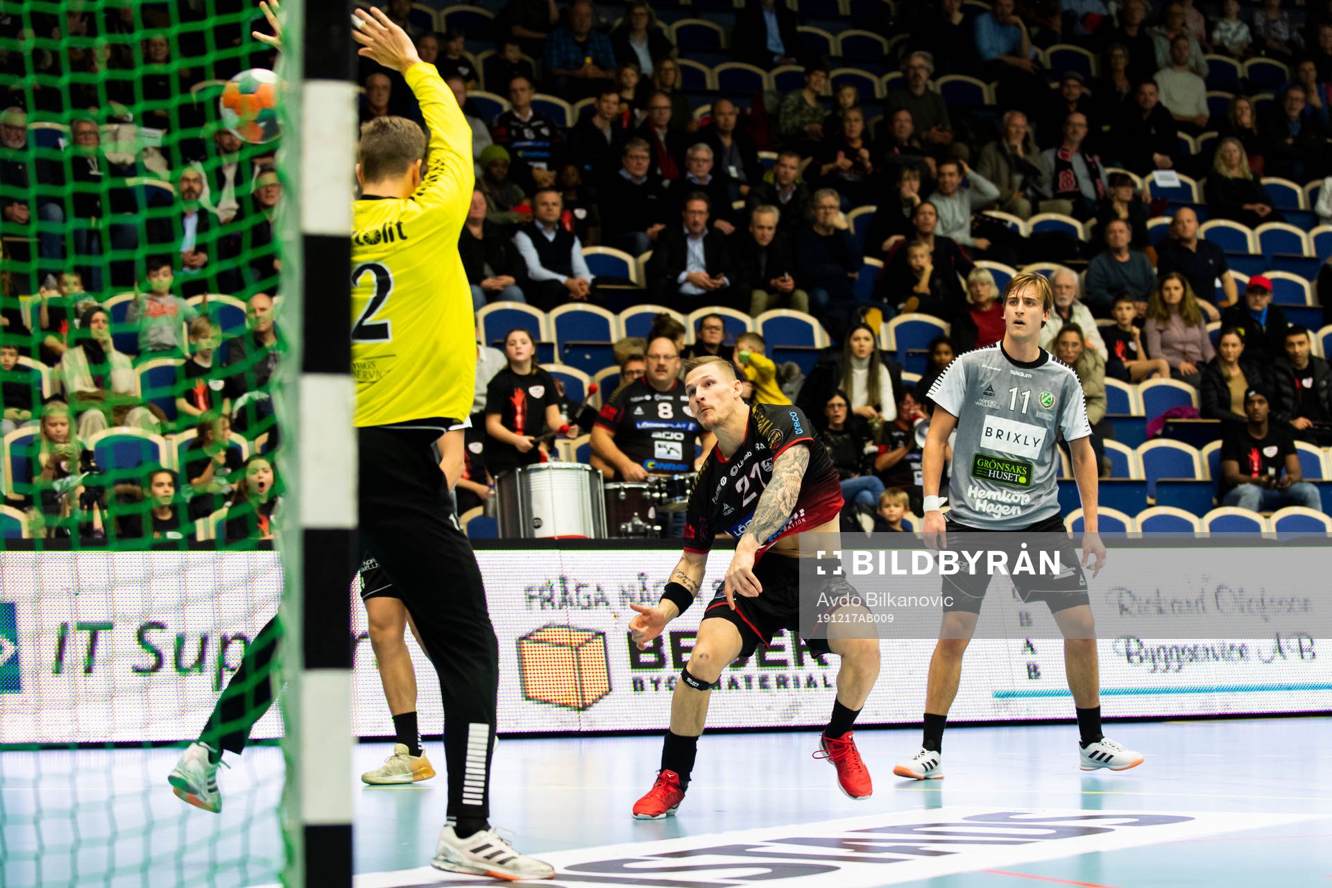 HK Malmös Hampus Olsson och Önnereds målvakt Sebastian