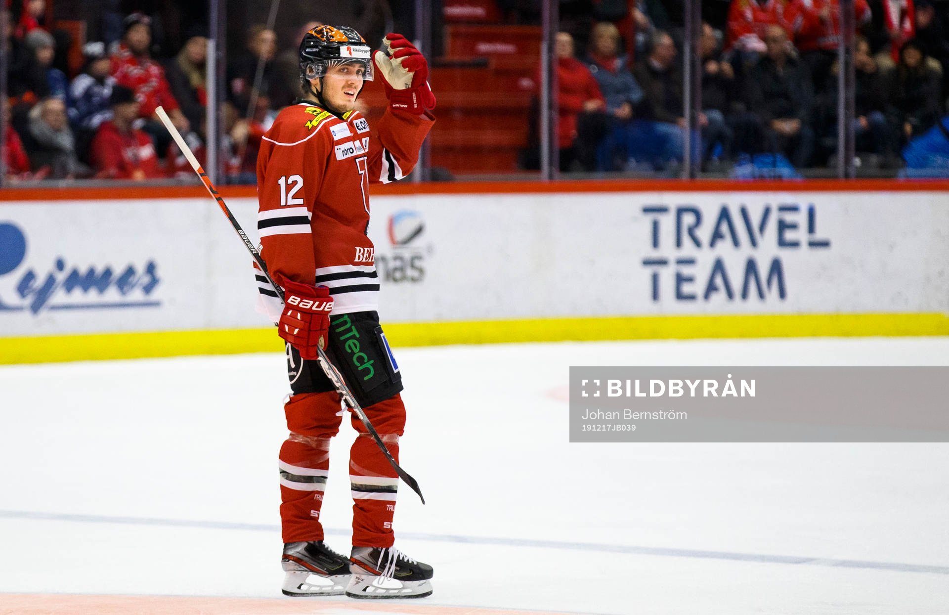 Örebros Max Lindholm deppar