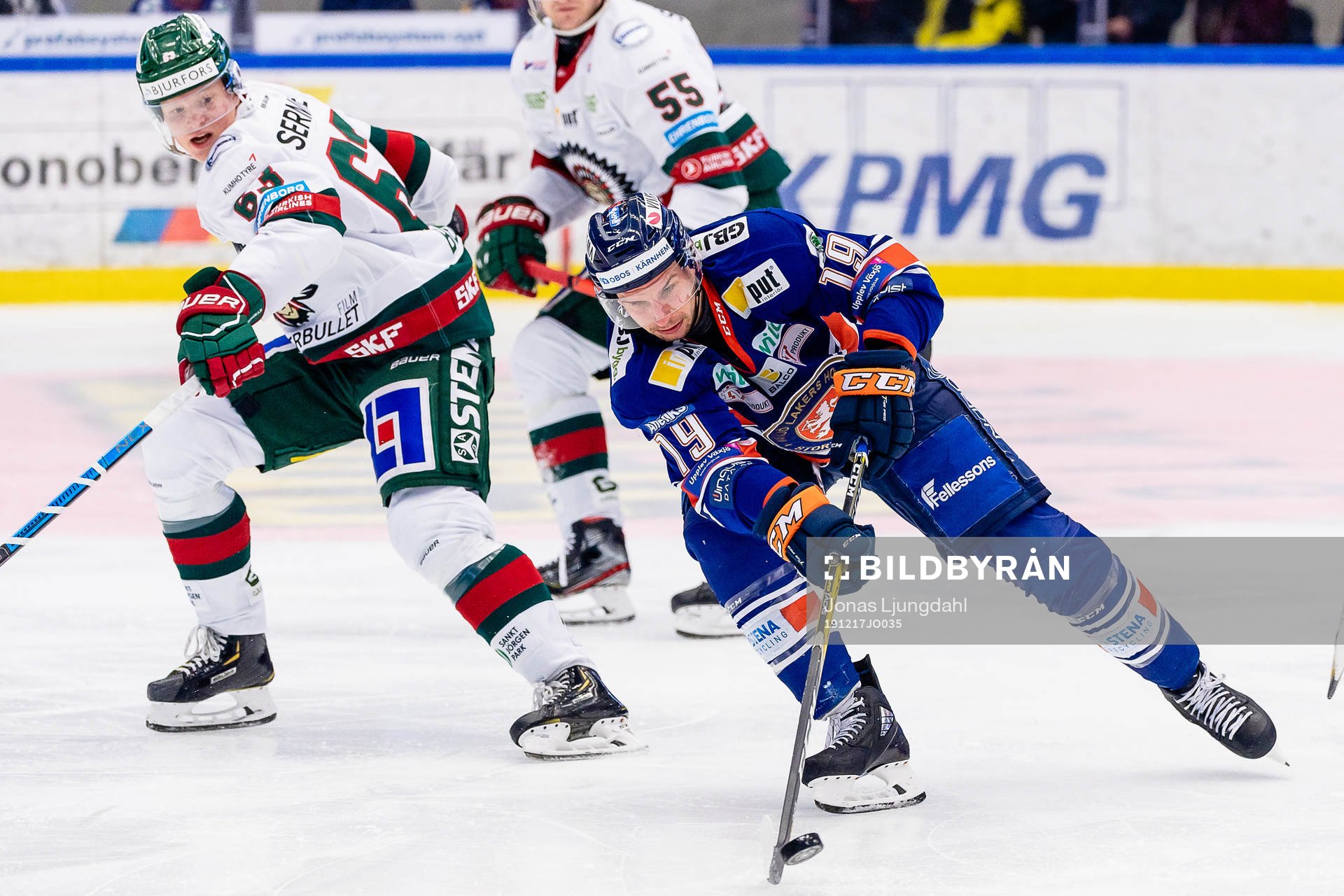 Frölundas Julius Bergman och Växjös Casey Bailey