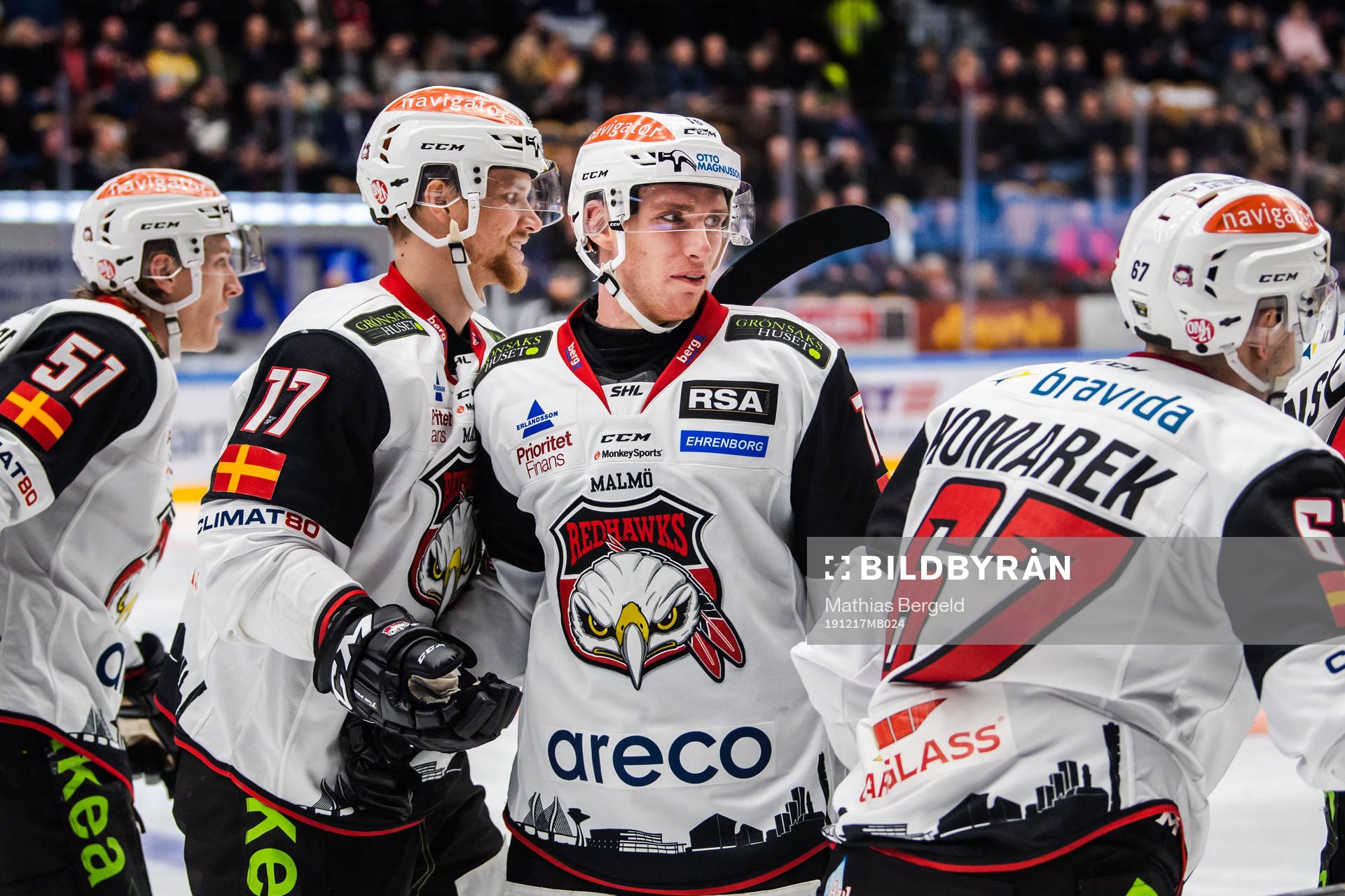 Malmö Redhawks Matias Lassen jublar med lagkamrater