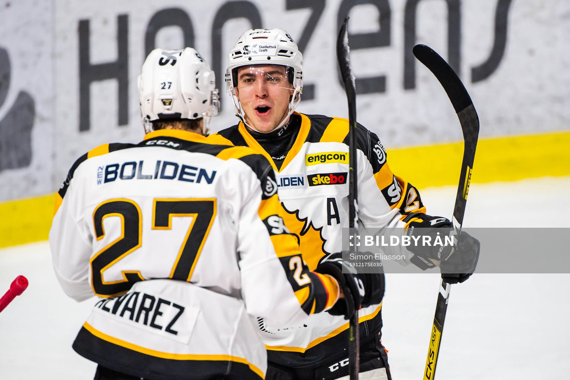 Skellefteås Robin Alvarez och Andreas Wingerli jublar