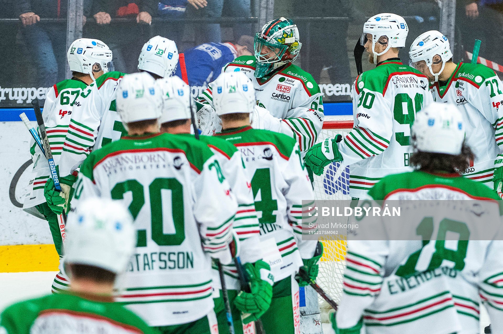 Rögles spelare tackar målvakten Christoffer Rifalk