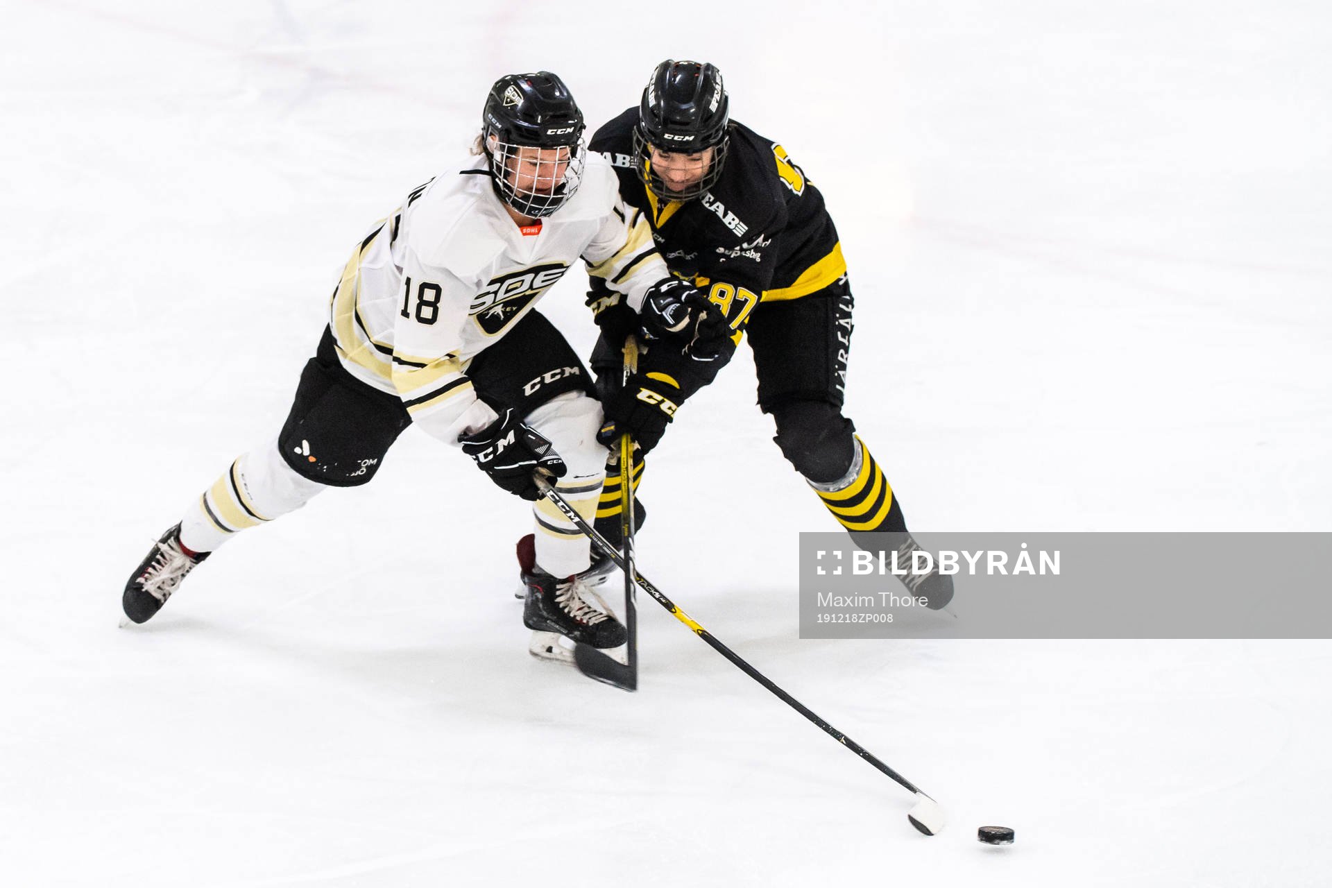 s Alexandra Anderson och AIK:s Johanna Lagus