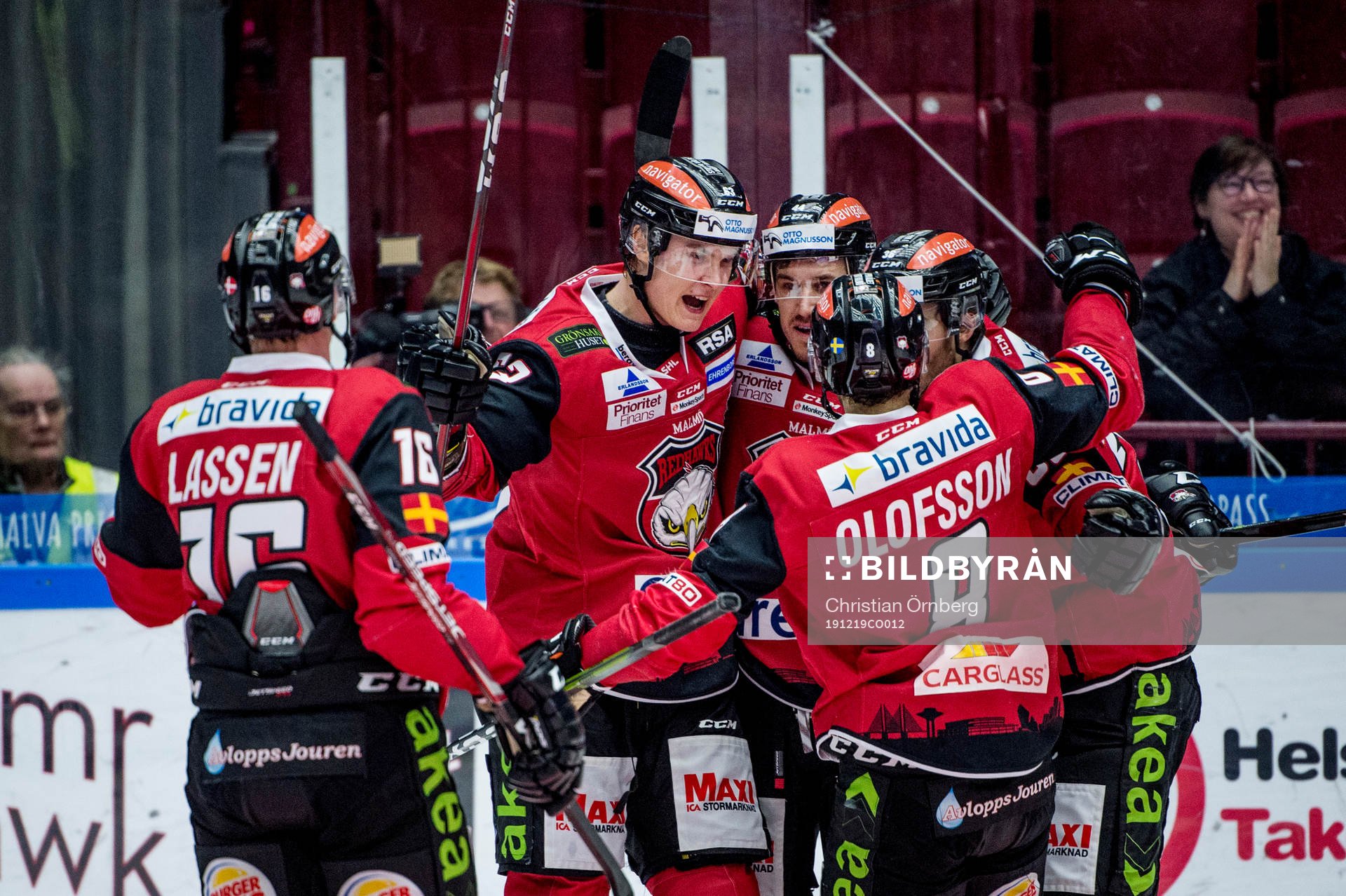 Malmö Redhawks spelare jublar