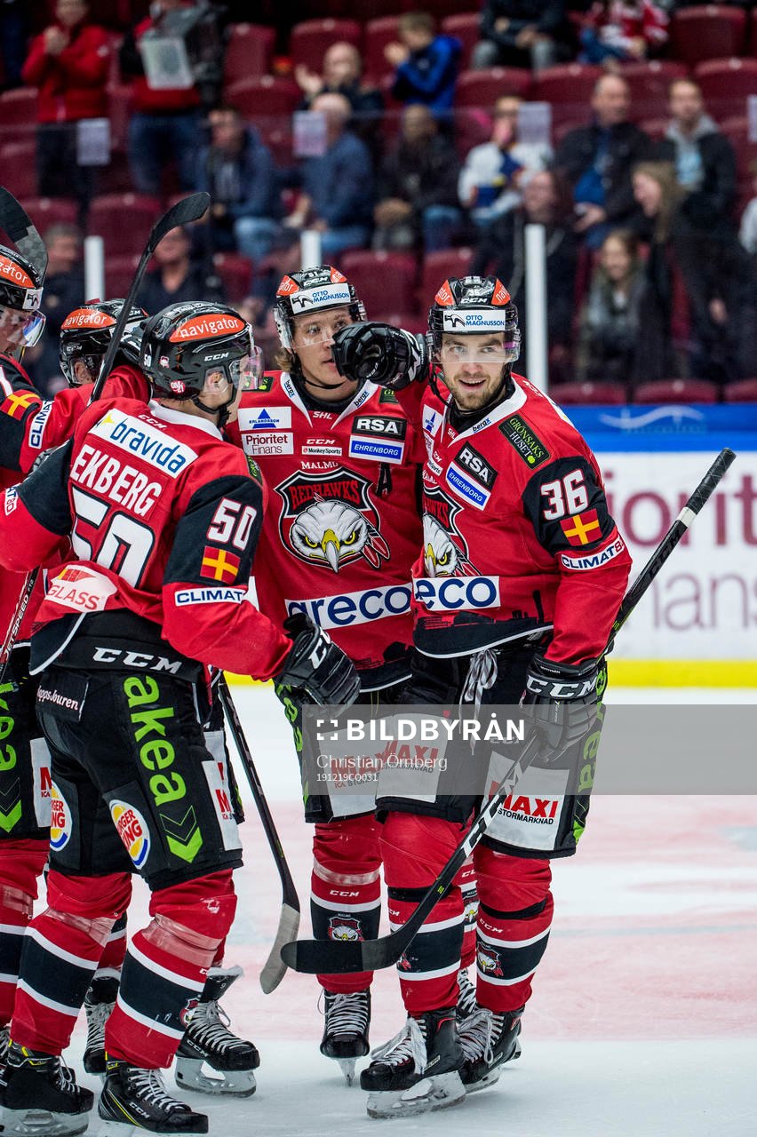 Malmö Redhawks Matias Myttynen jublar med lagkamraterna