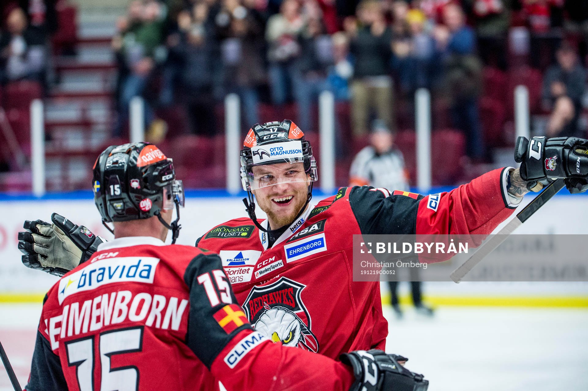 Malmö Redhawks Max Görtz och Axel Wemmenborn jublar